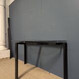 Console en métal noir et plateau en verre