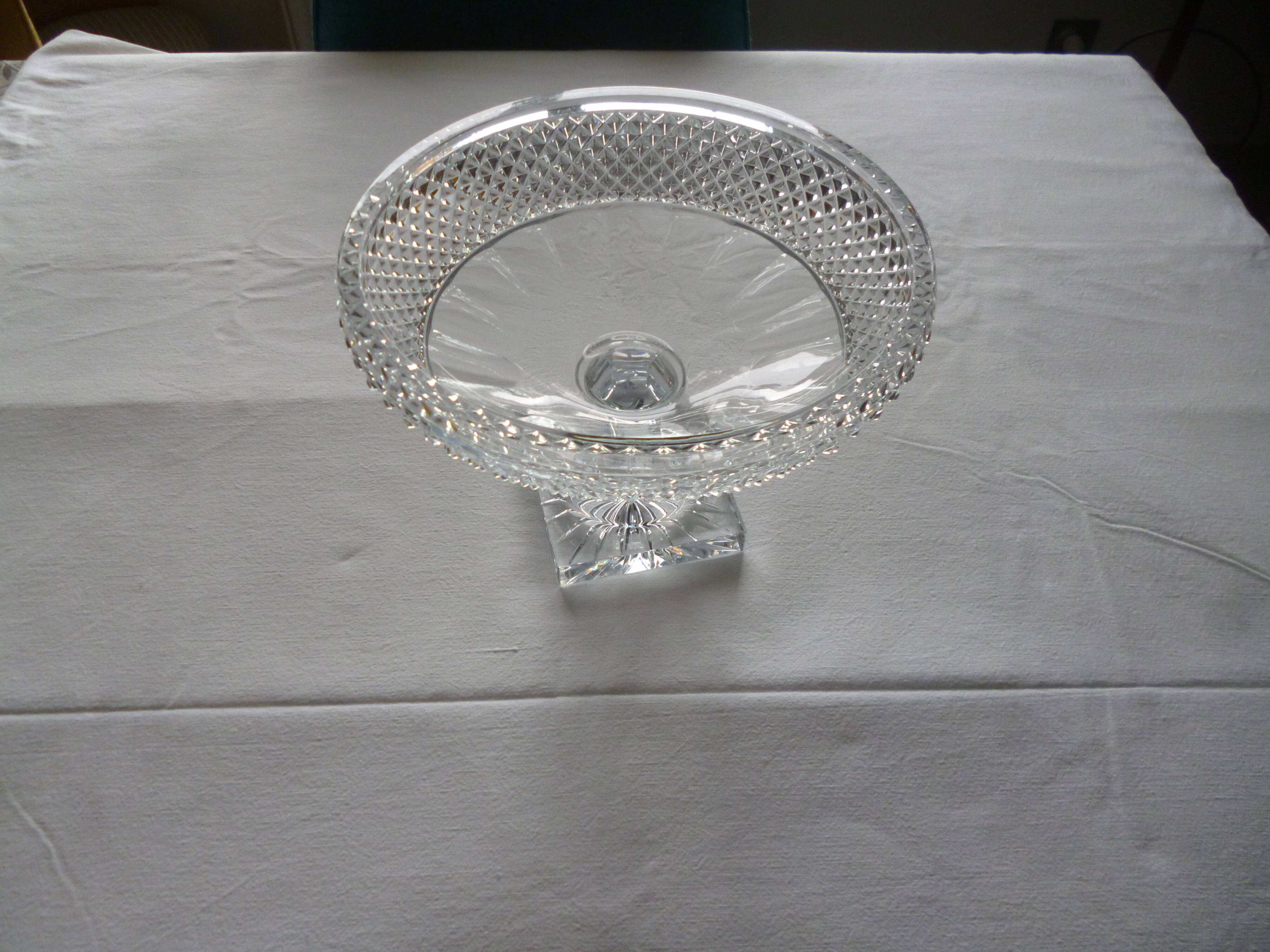 Cut crystal standing cup