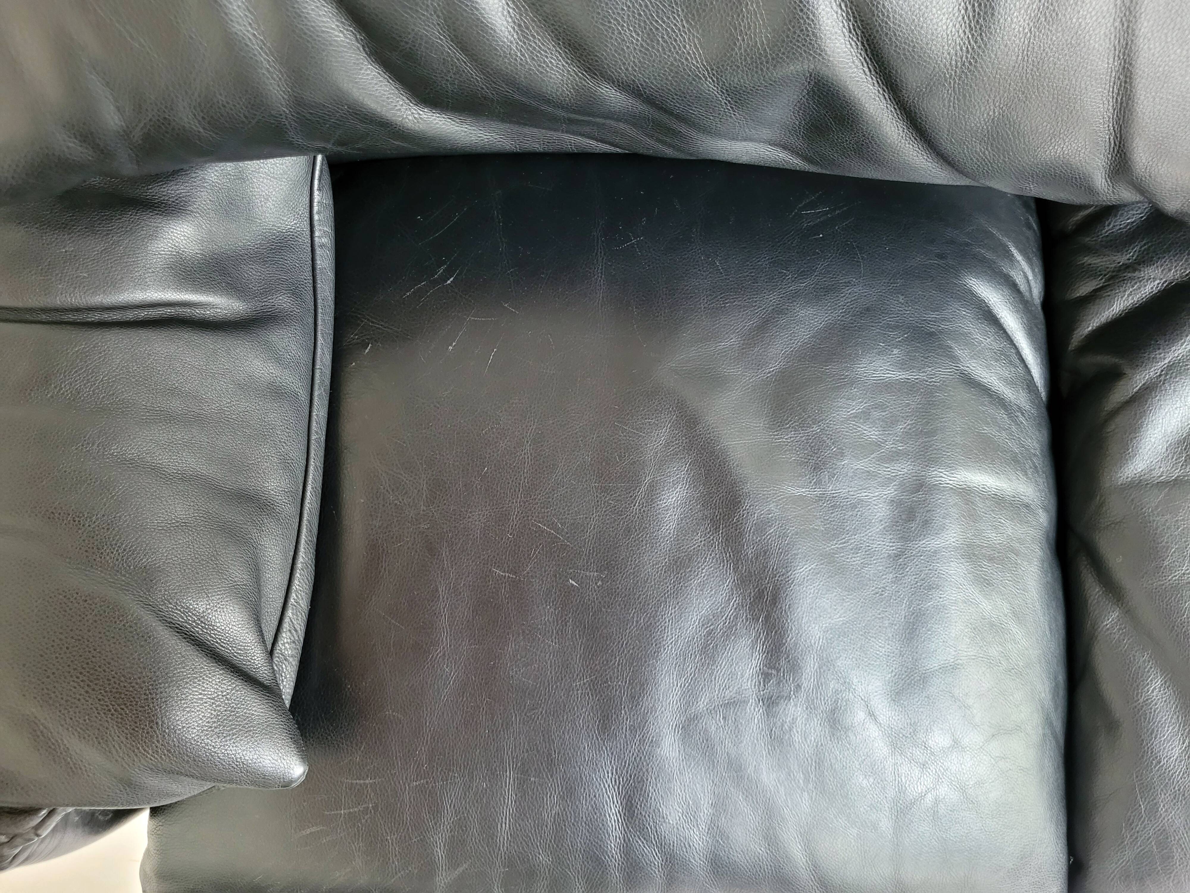 Maralunga sofa by Vico Magistretti for Cassina