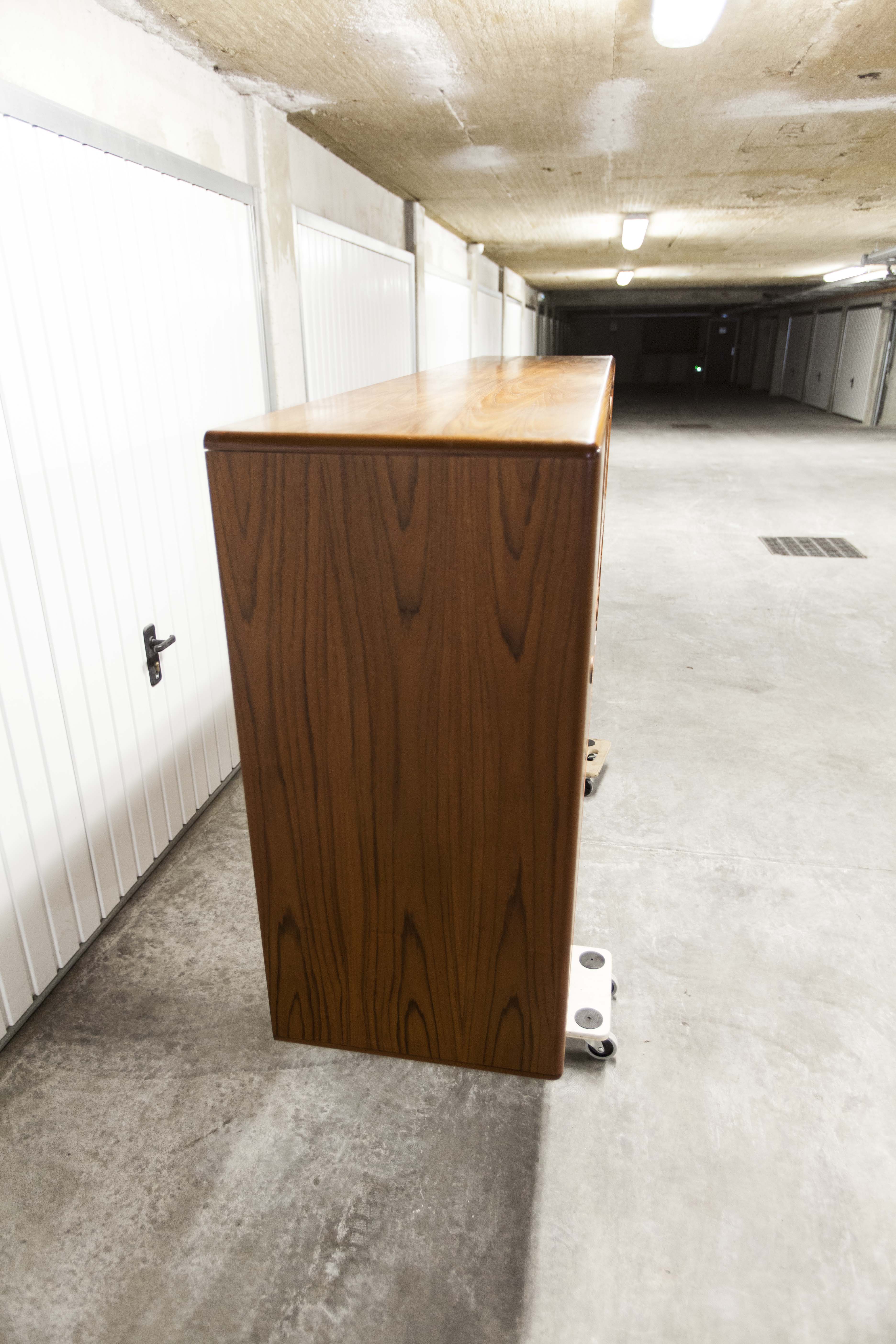 Scandinavian high enfilade 1960 solid teak