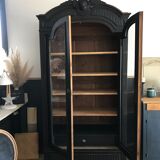 Black and wood showcase