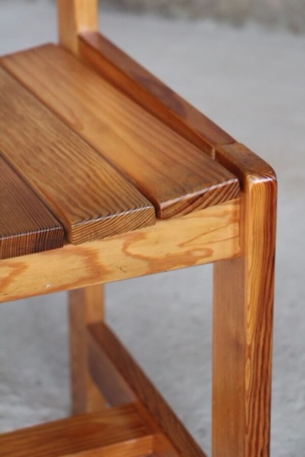 Paire de chaises de chalet pin massif France 1970
