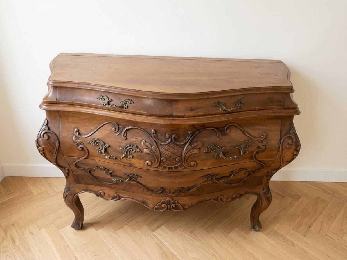 Louis XV commode in carved wood