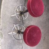 2 bar stools