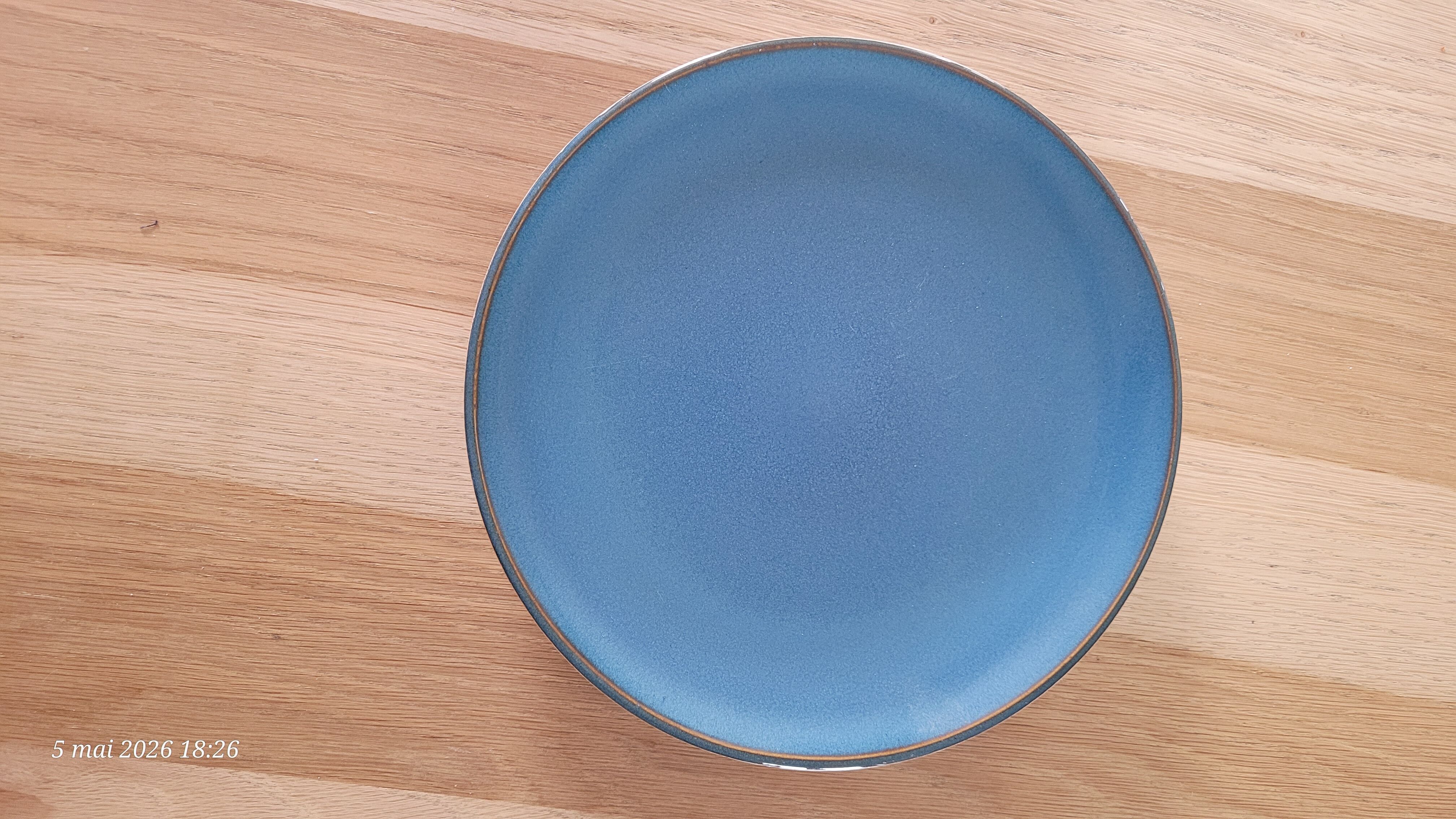 6 blue dessert plates