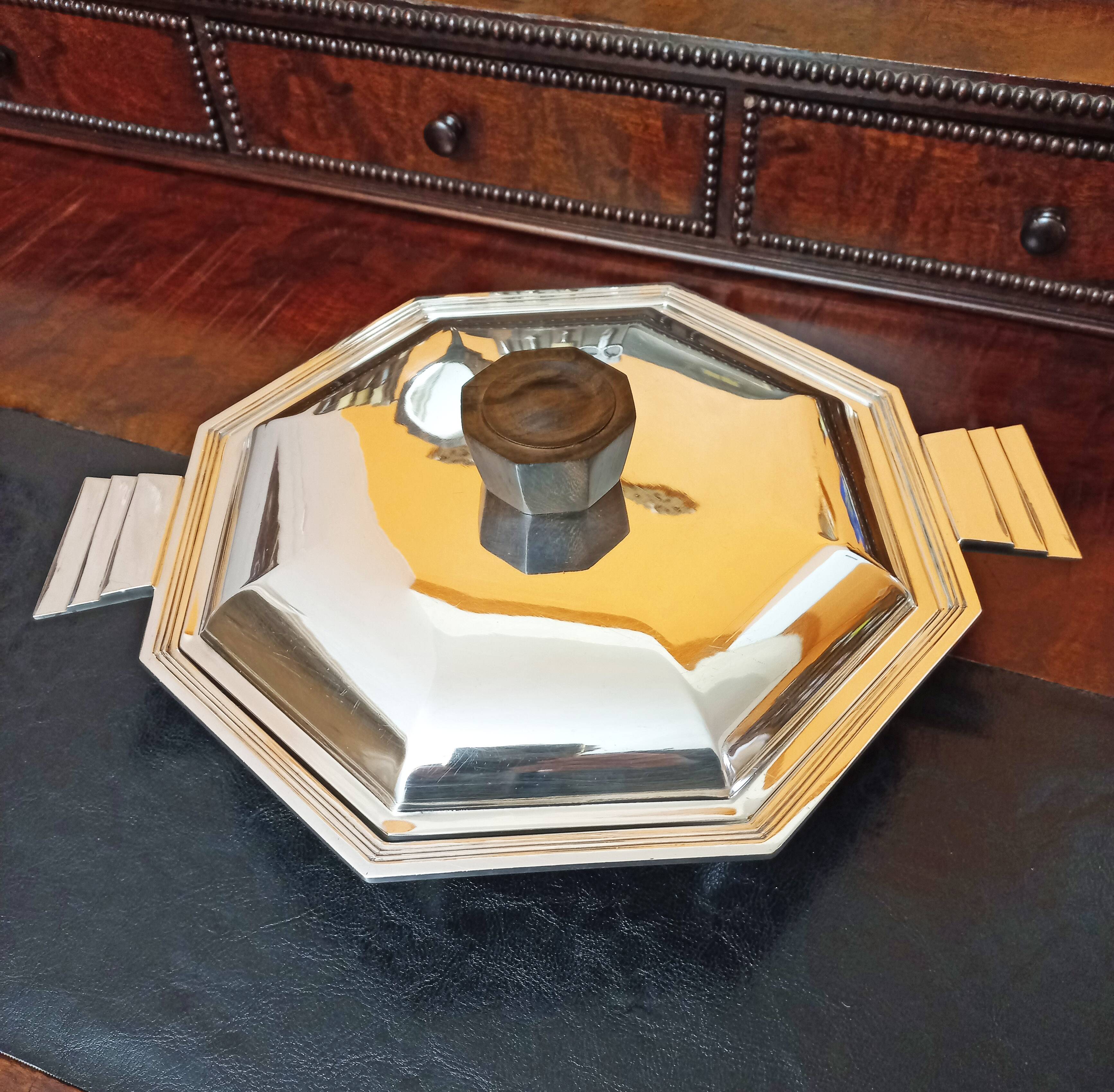 Art Deco plate 1930 silver metal