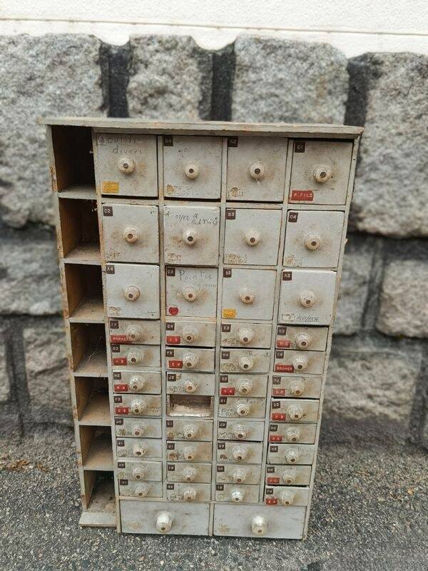 Small antique wooden workshop furniture delivered.