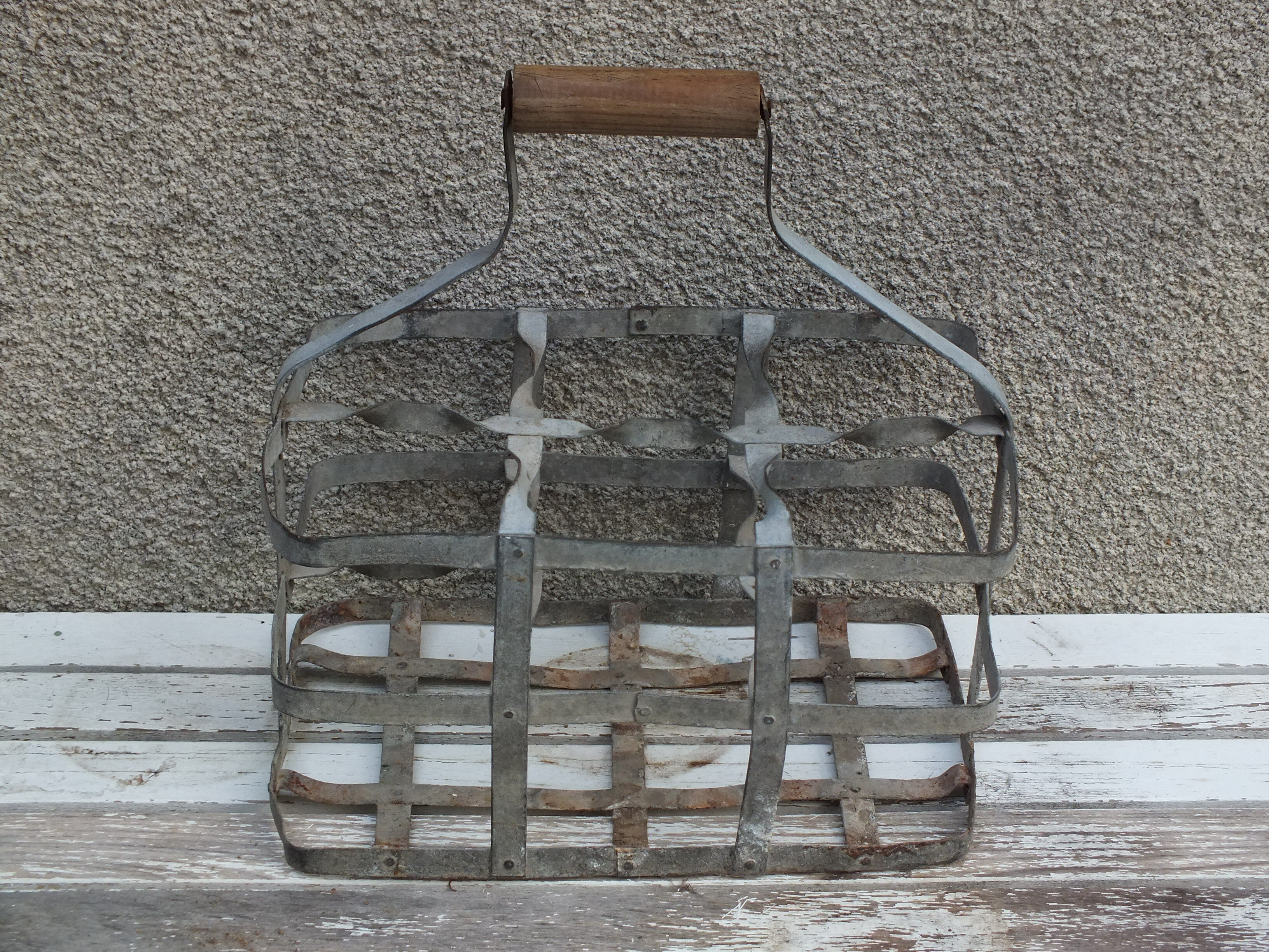 Galva basket with 6 bottles wooden handle