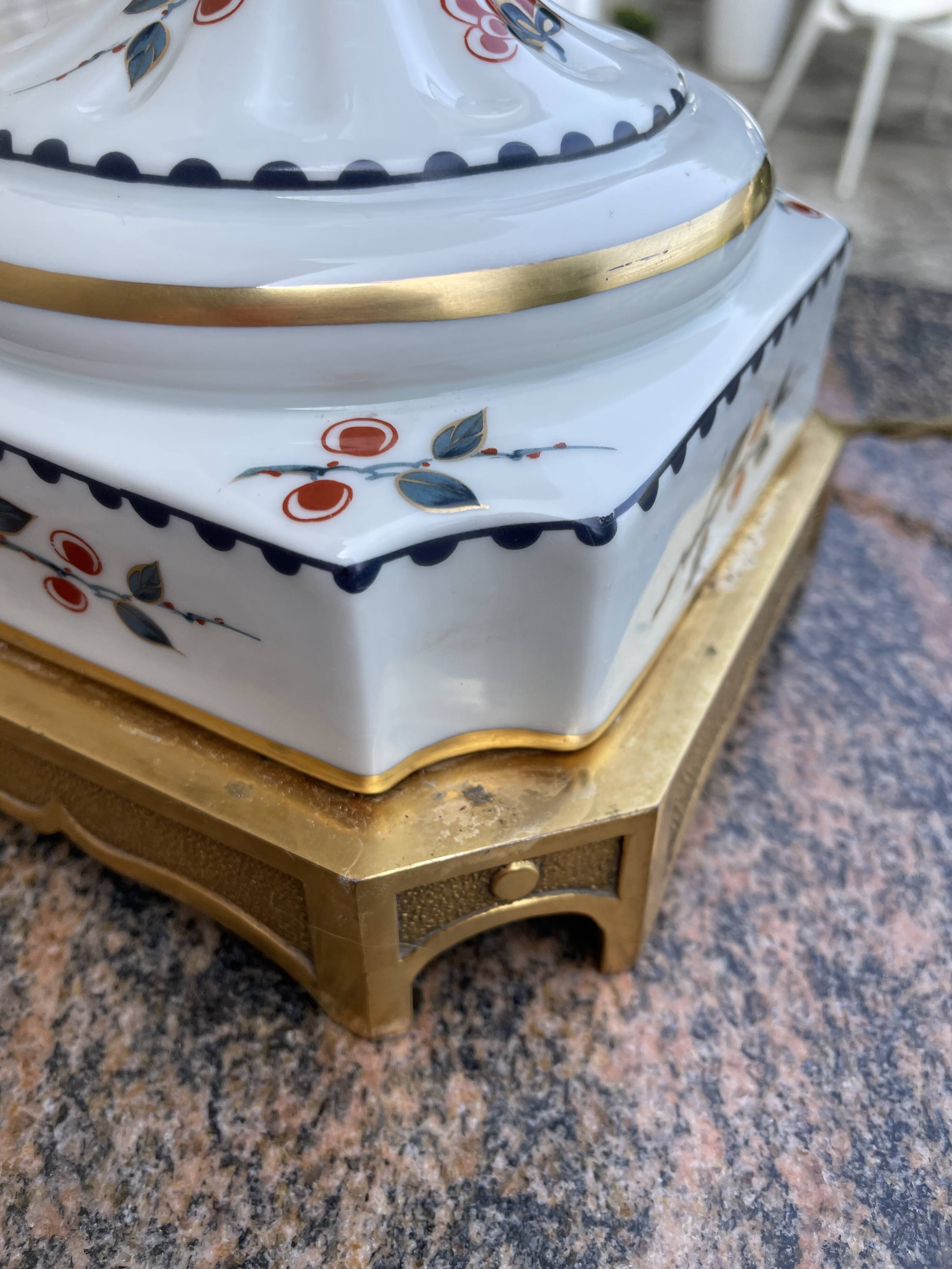 Important Paris porcelain lamp base