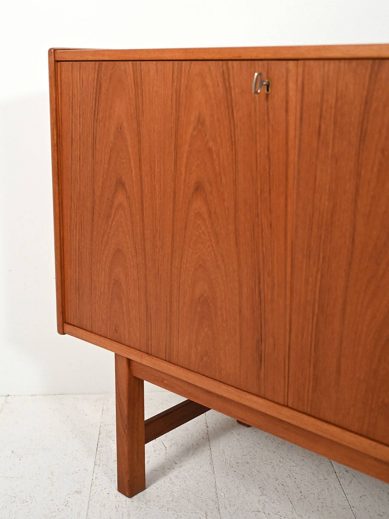 Scandinavian 1960s sideboard with projecting handles