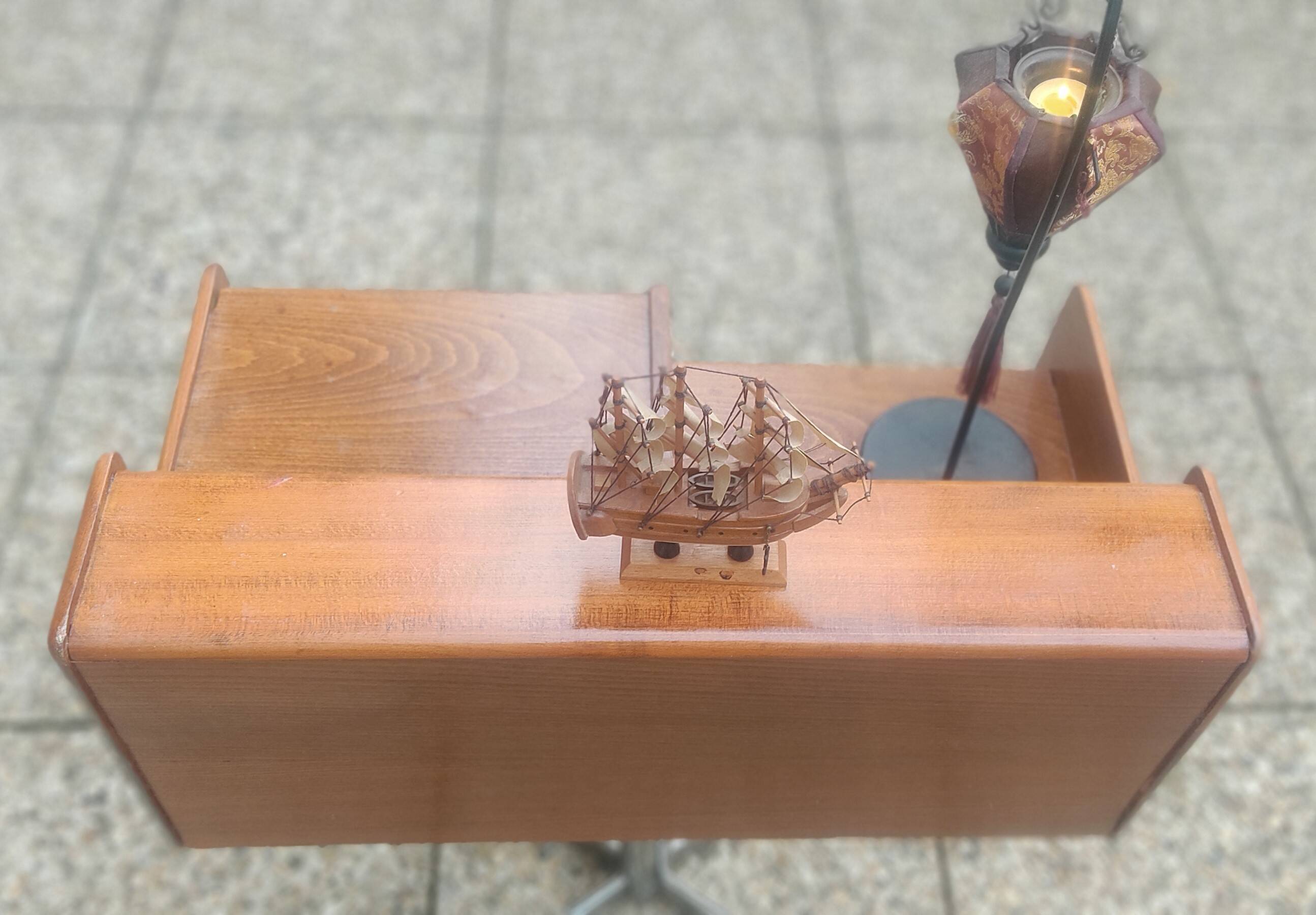 Console, bureau en hêtre et piètement en acier chromé, Italie 1950-1960