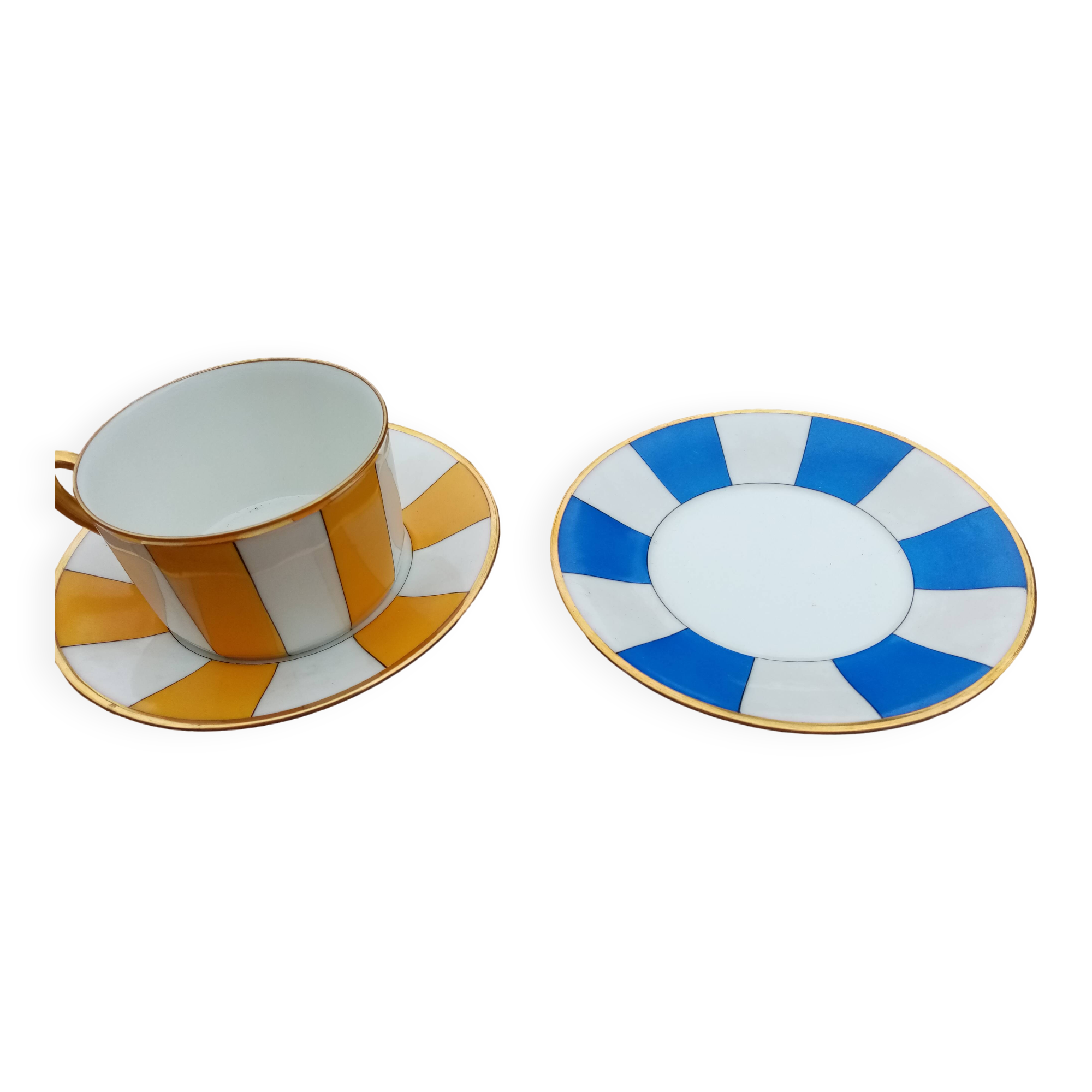 Art Deco tea or lunch cup and saucers