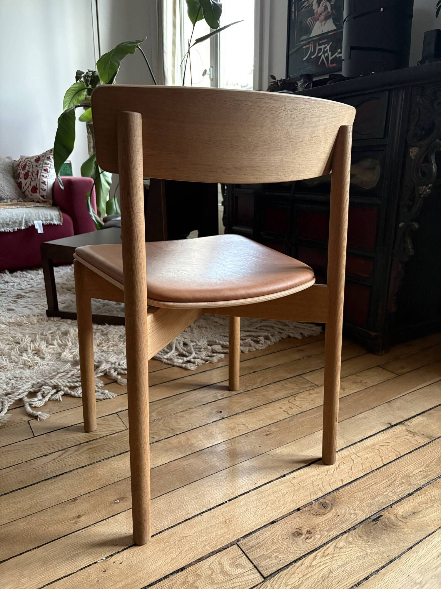 Takt Cross Chair in oiled oak with cognac leather seat