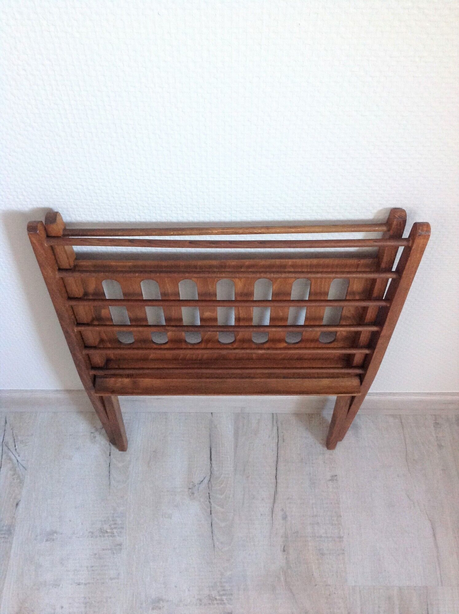 Scandinavian style foldable magazine holder by Cees Brackman for Pastoe 60/70s