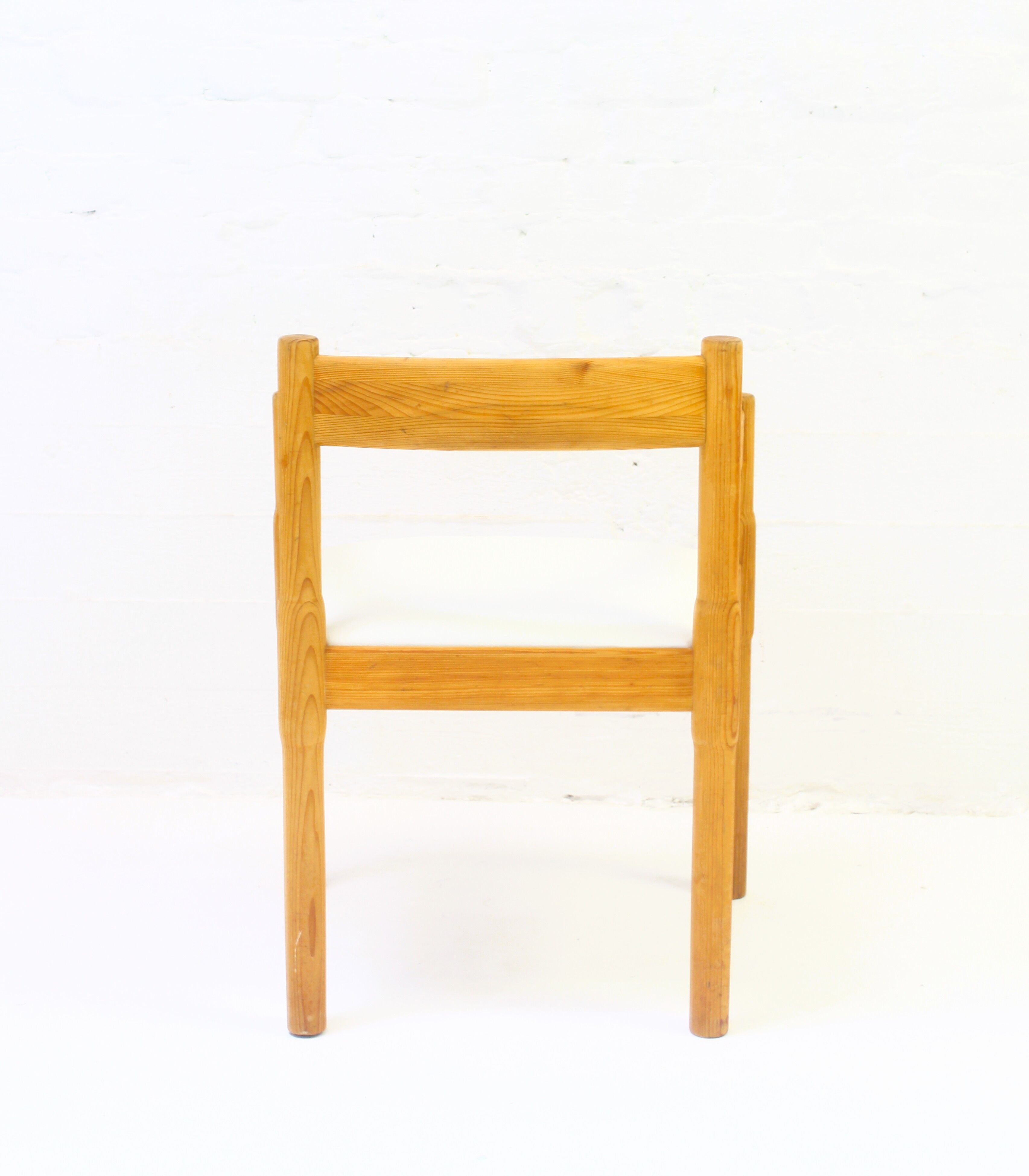 4 dining chairs "Carimate" by Vico Magistretti for Cassina,
