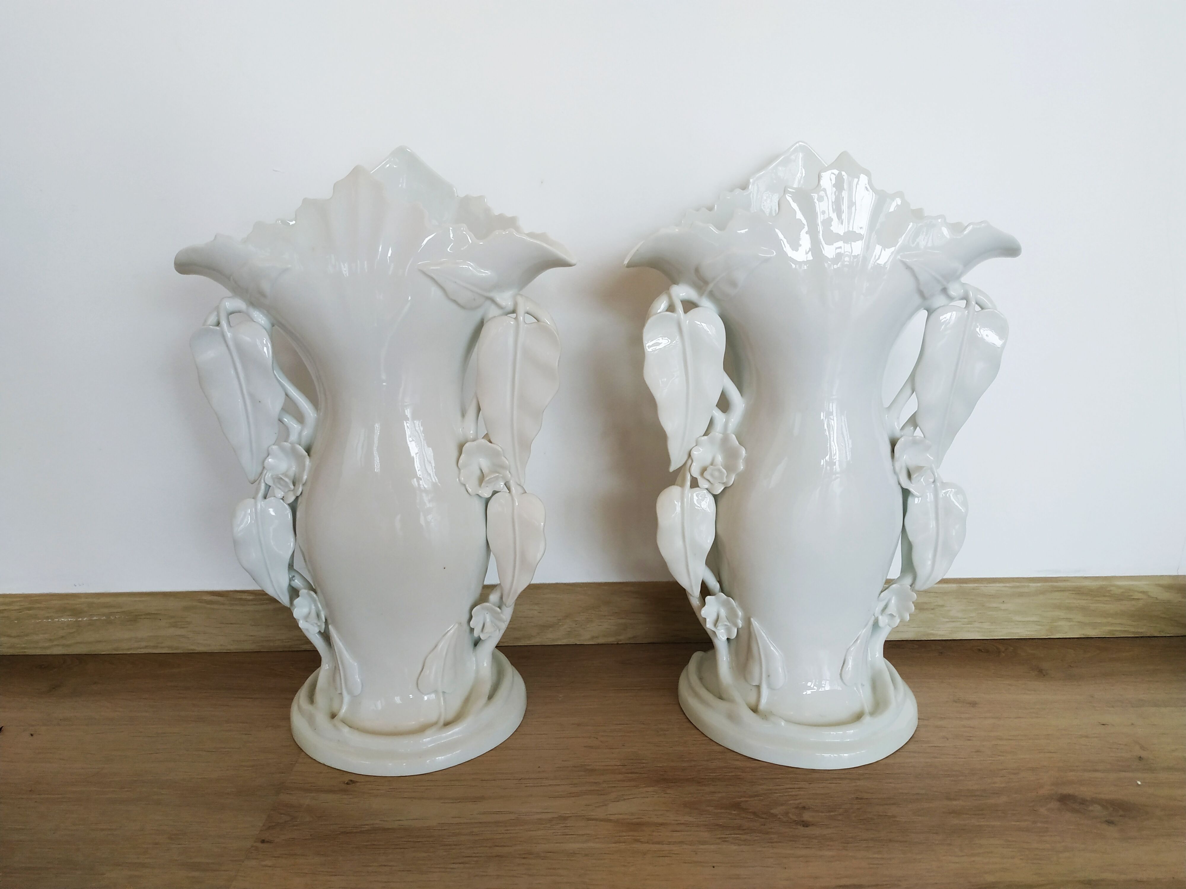 Pair of large vases of brides / cone vases 45 cm high