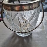 Ice bucket with pliers