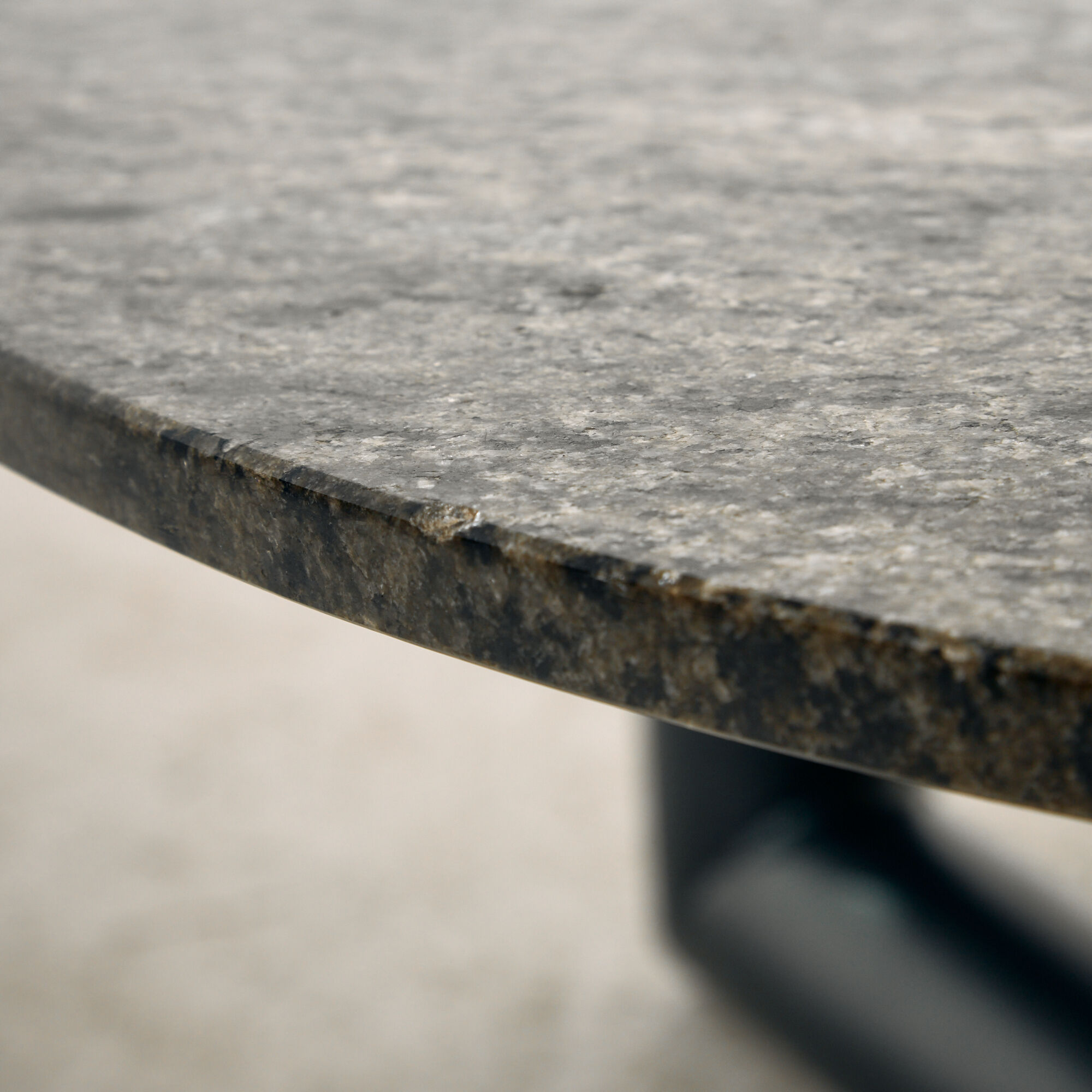 Table basse en granit Up & Up