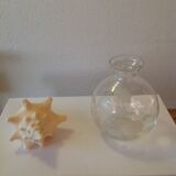 Vase round floral decoration