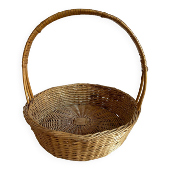 Beige round basket