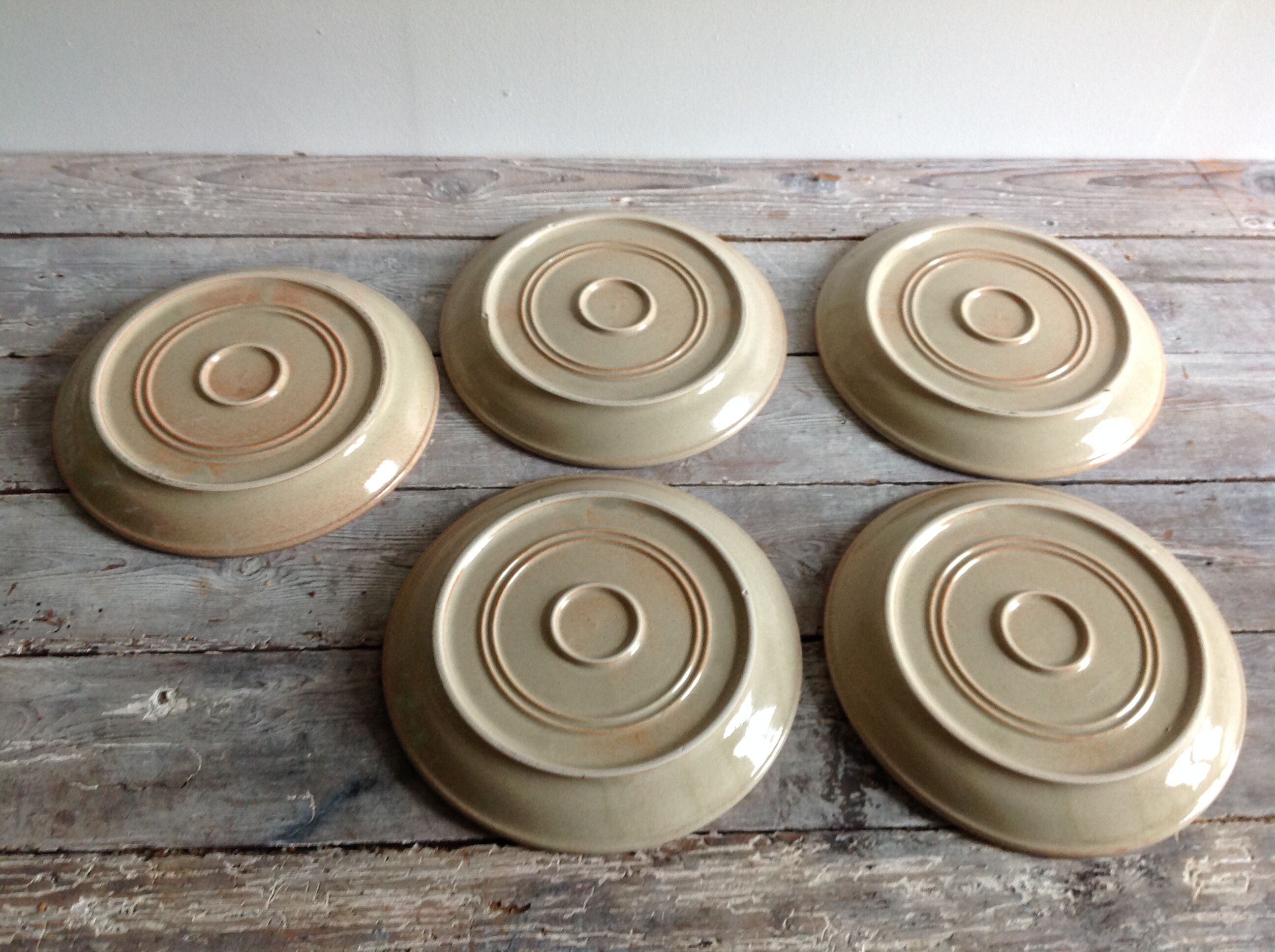 Lot of 5 sandstone dessert plates