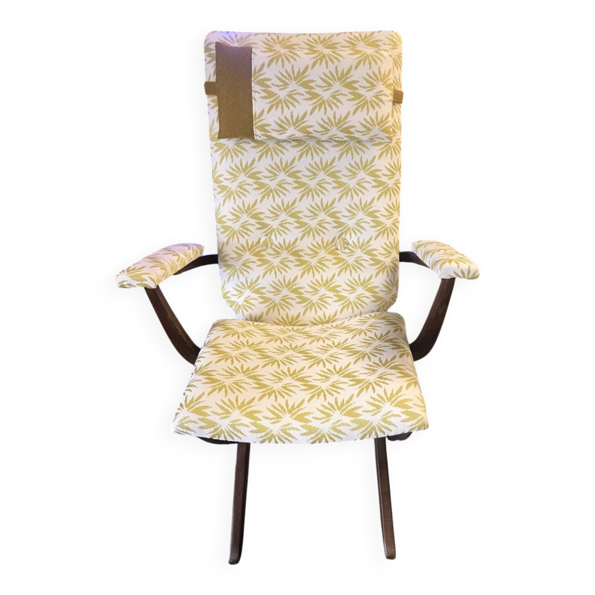 Rocking lounge chair made of fabric suitable for outdoor use.