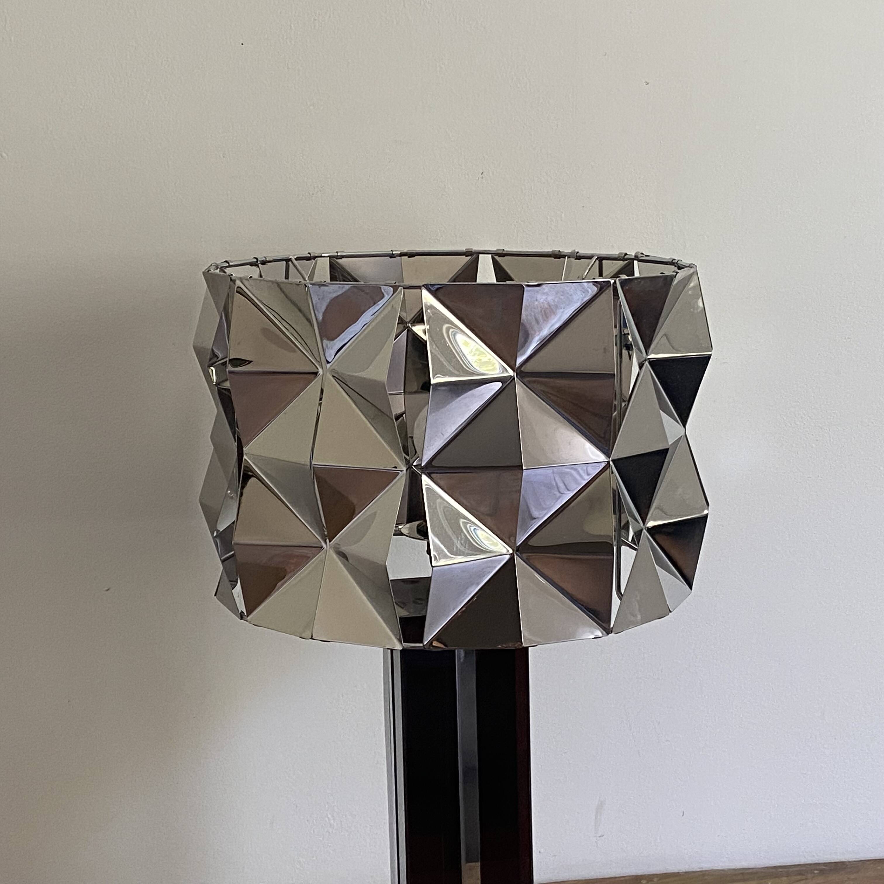 Lampe cinétique. 1970. Plexiglas fumé. Space age.