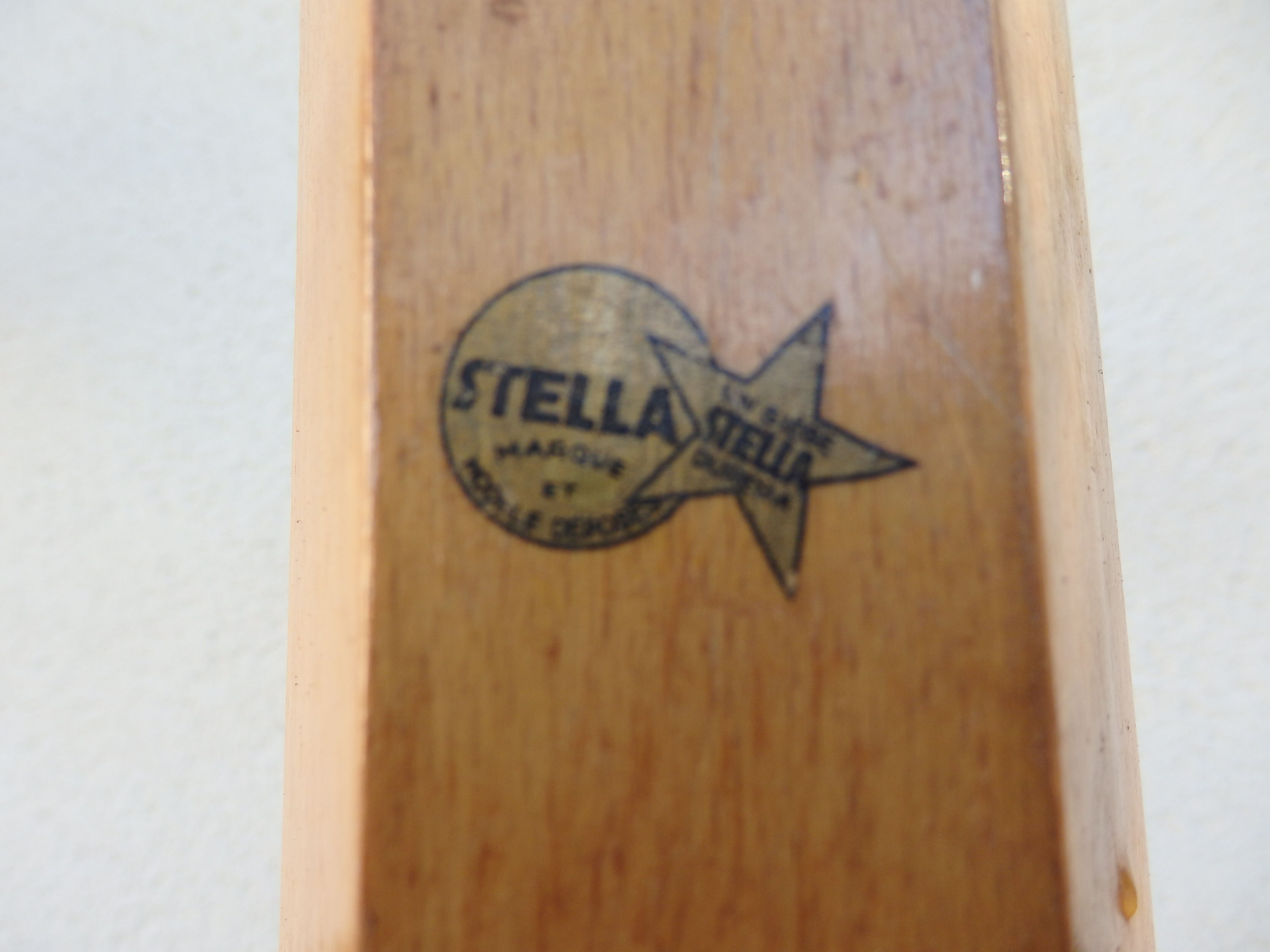 Coat rack of the stella vintage brand 1960 parrot bistro