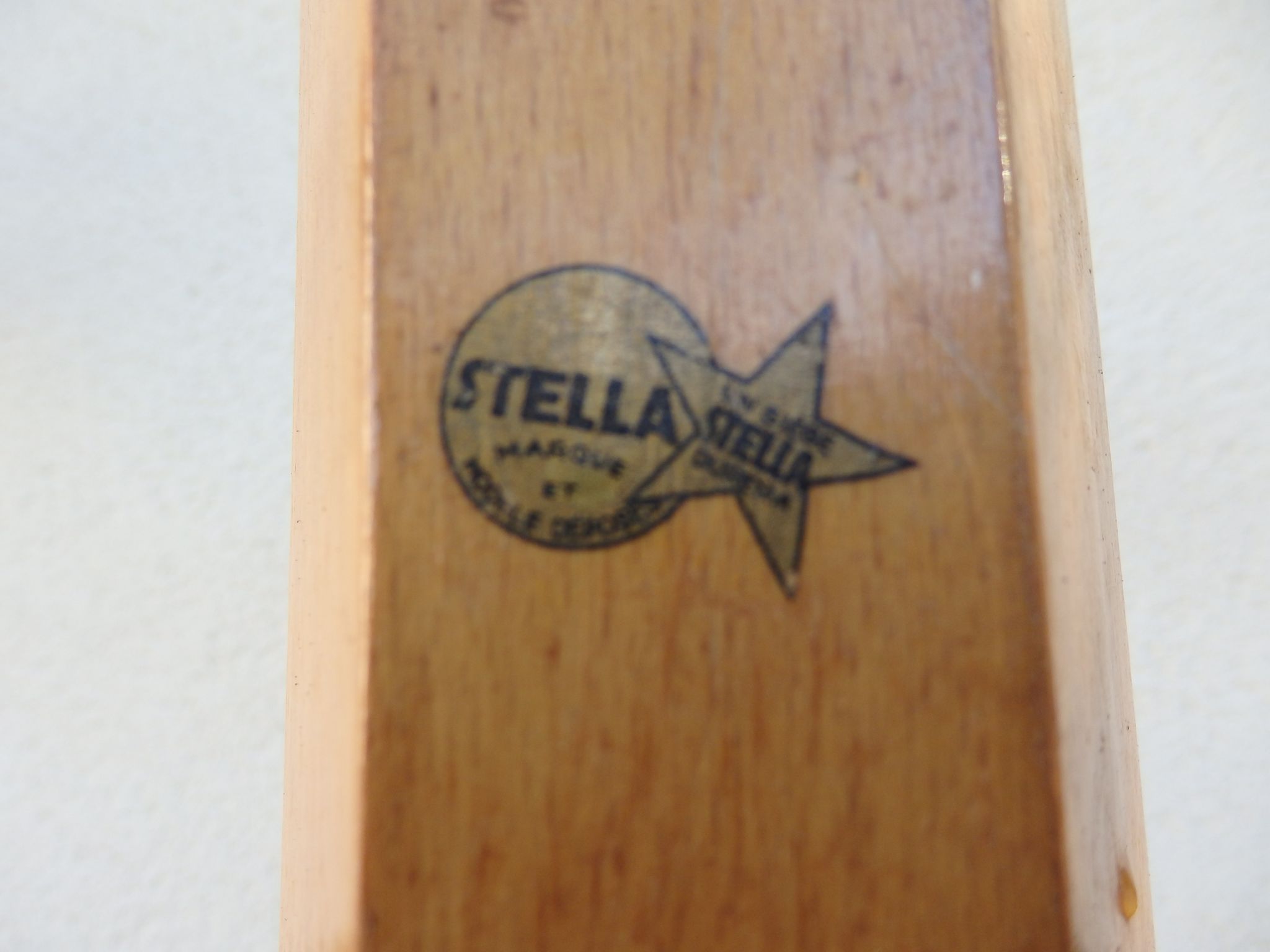 Coat rack of the stella vintage brand 1960 parrot bistro