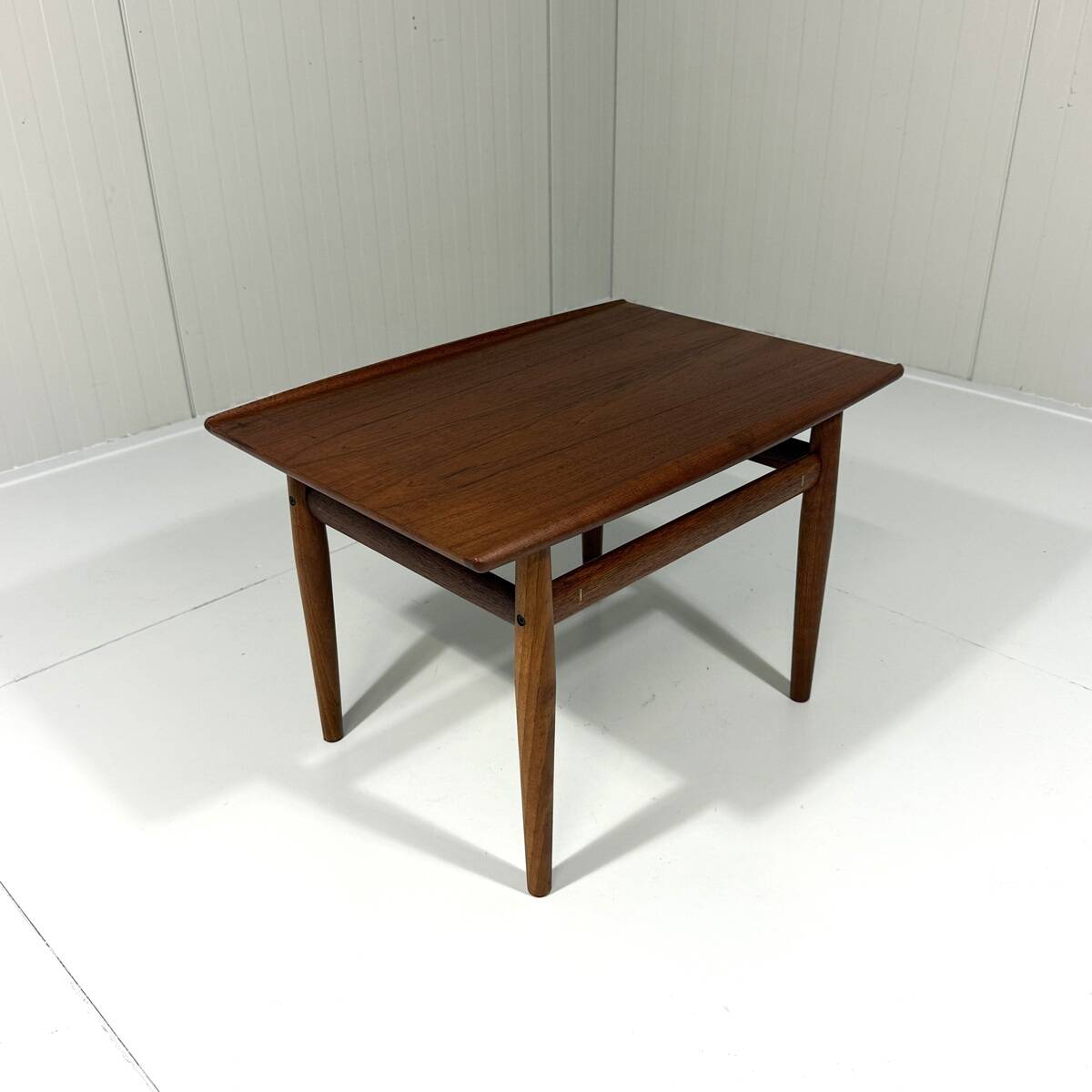 Grete Jalk teak side table or coffee table Glostrup Møbelfabrik Denmark