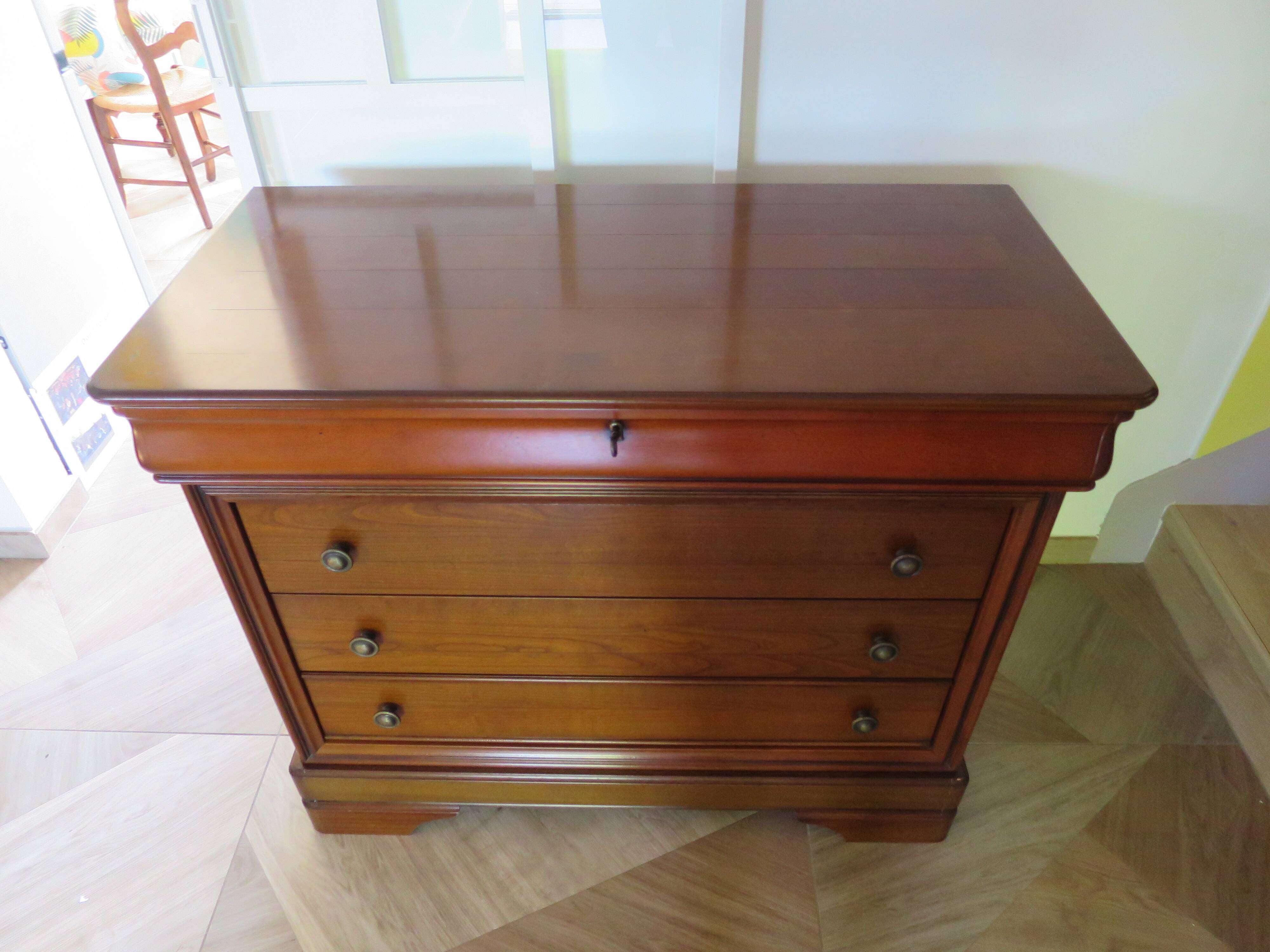 Louis Philippe chest of drawers with ogee - 4 drawers - 1 lock - cherry wood - 1980s