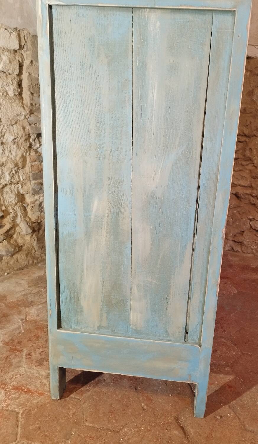 Armoire parisienne