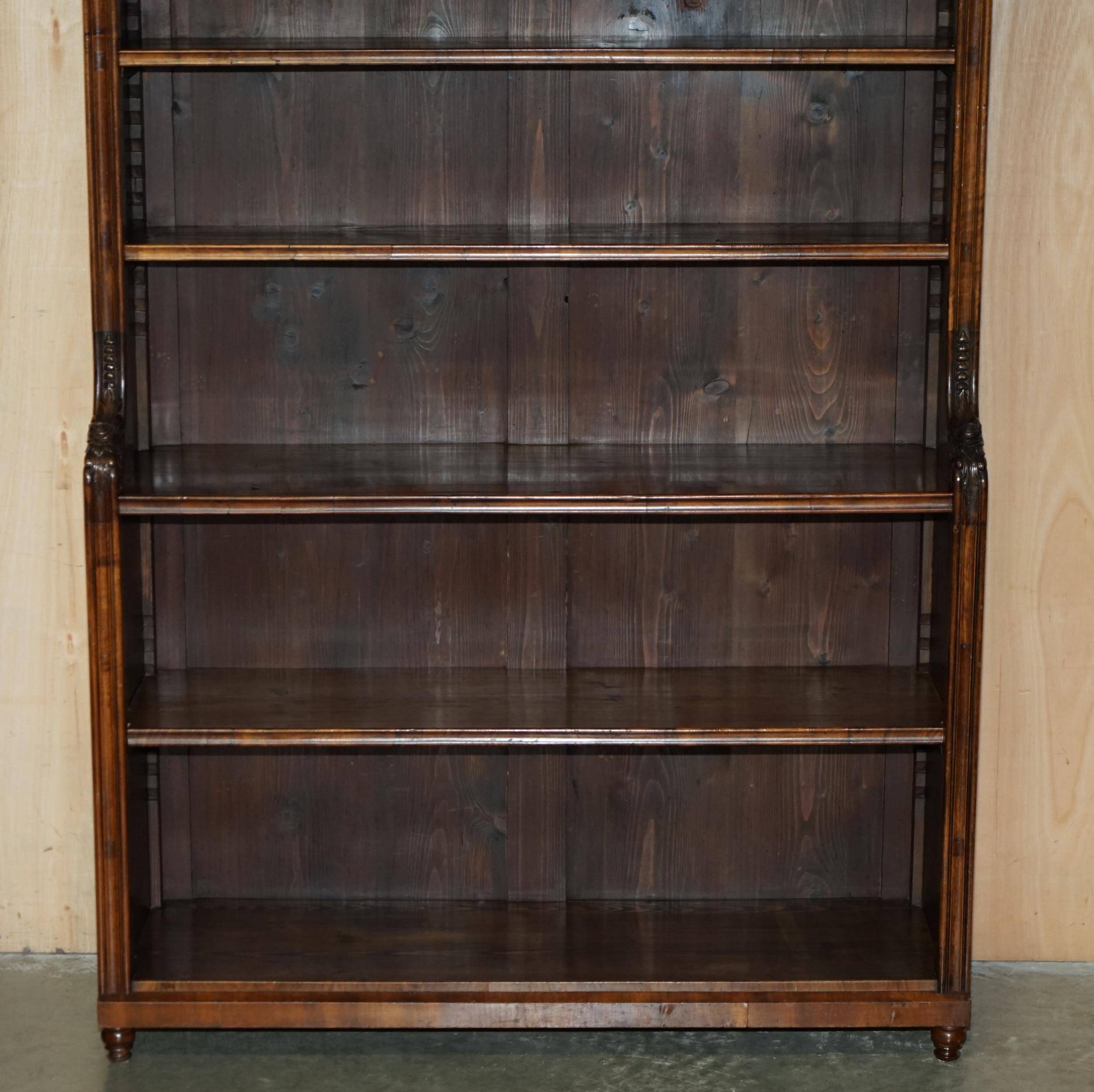 Pair of Regency cascade bookshelves in hardwood, 2.1 m in height.