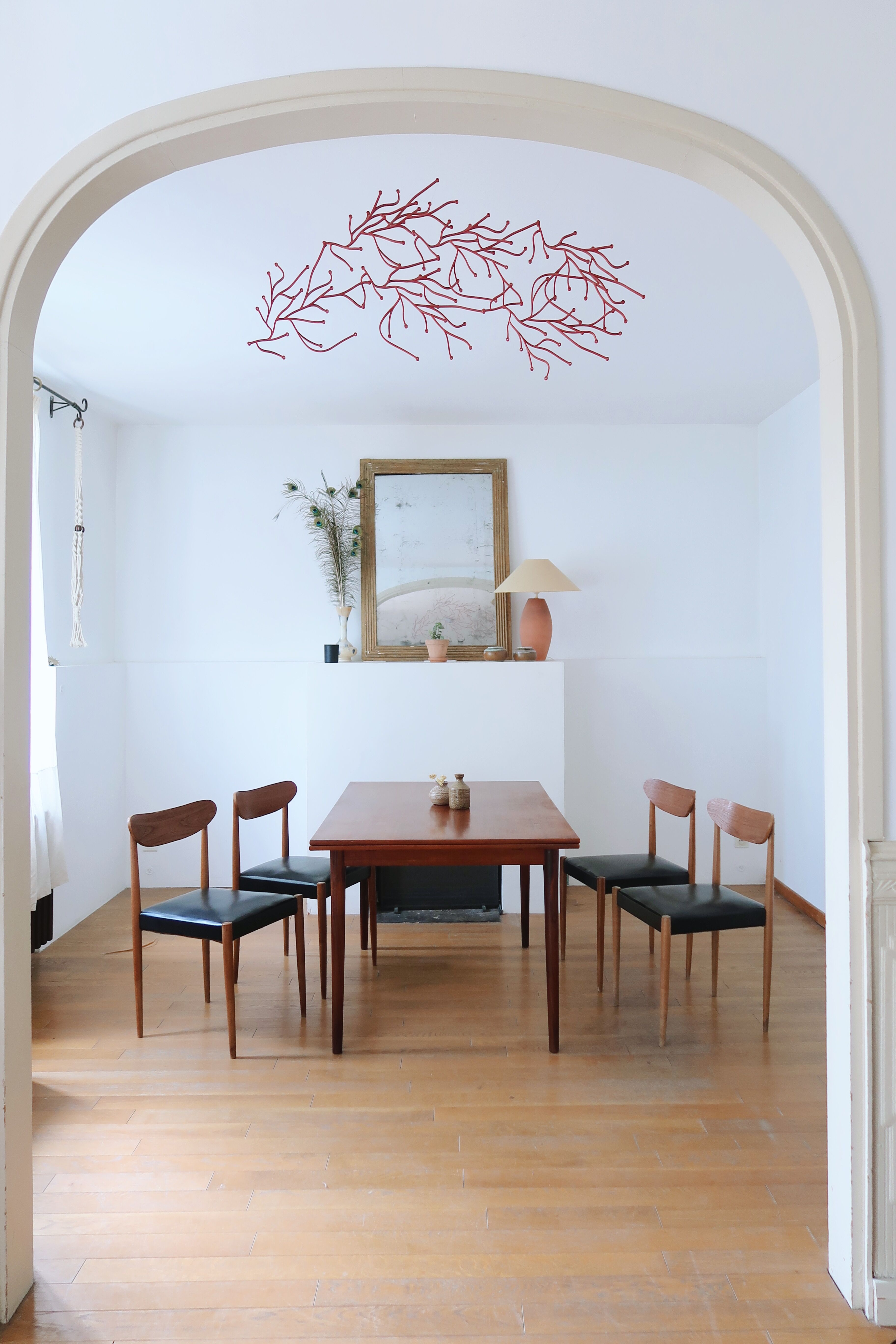 4 Scandinavian chairs skaï black