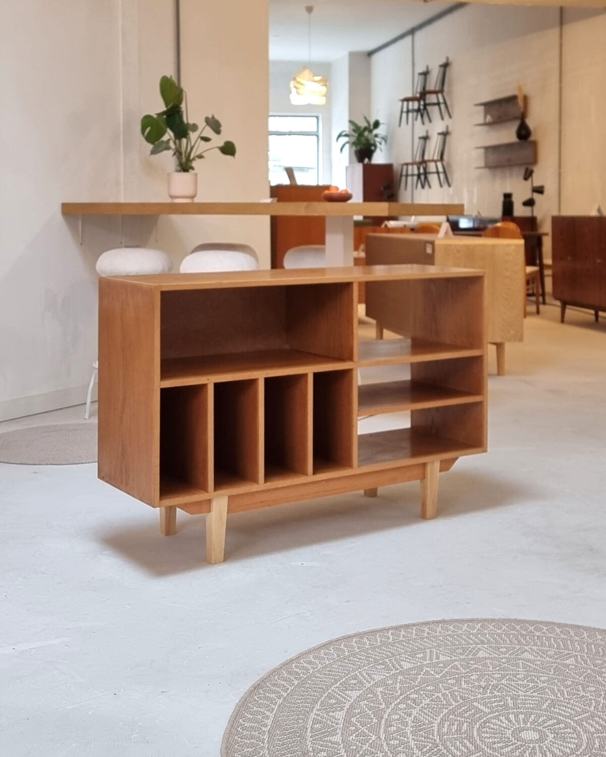 Armoire à disques Mid Century