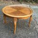 Table basse marquetée style Louis XV