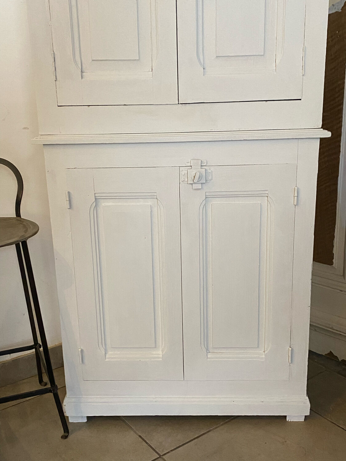 Parisian cabinet
