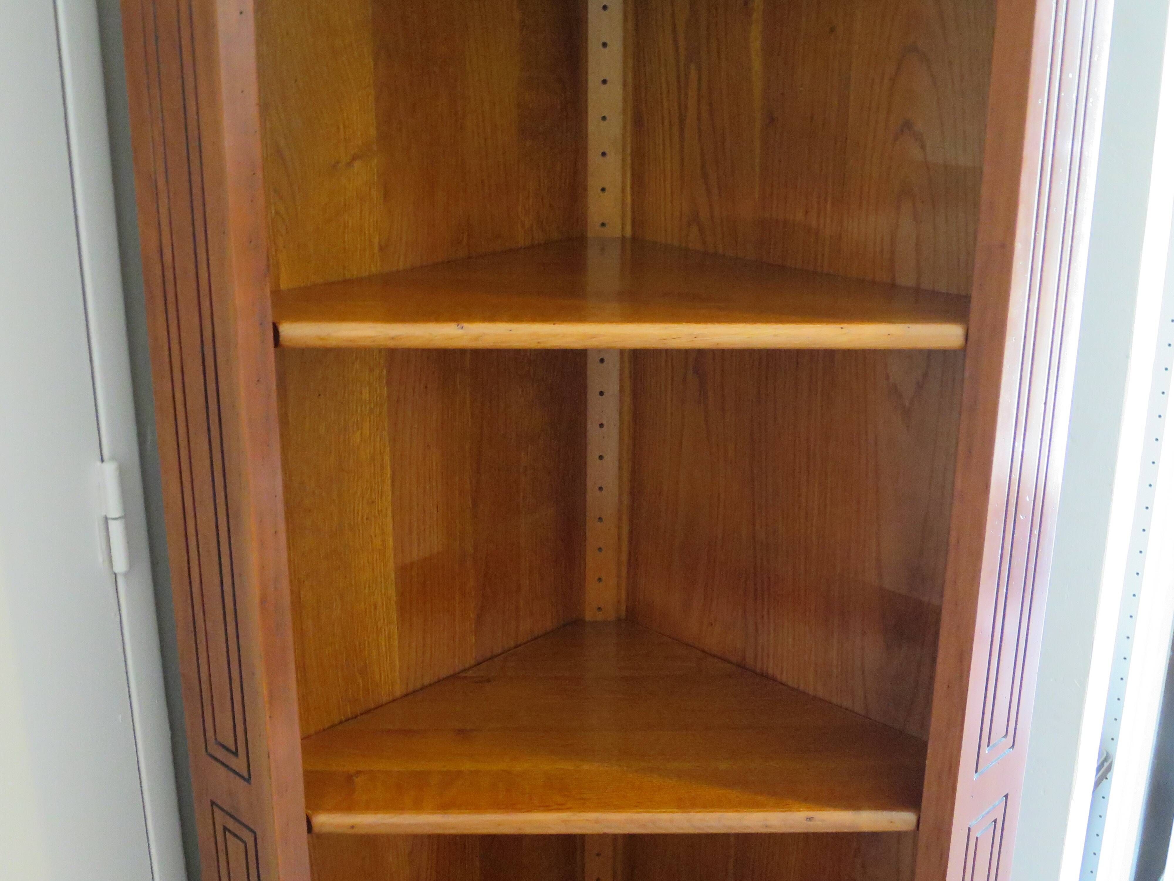Corner bookshelf - Pentagon shape - Solid wood - 1980s - Richelieu