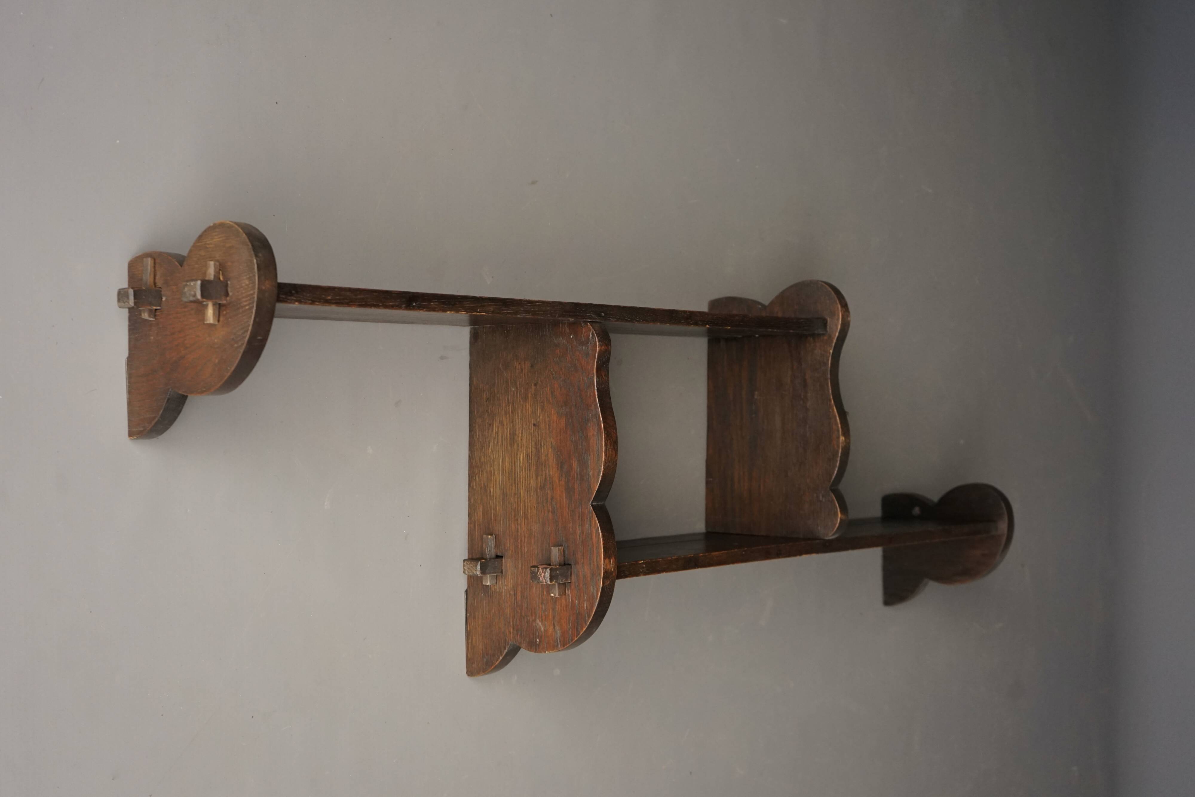 Étagère hollandaise en bois massif en forme de nuage, années 1930