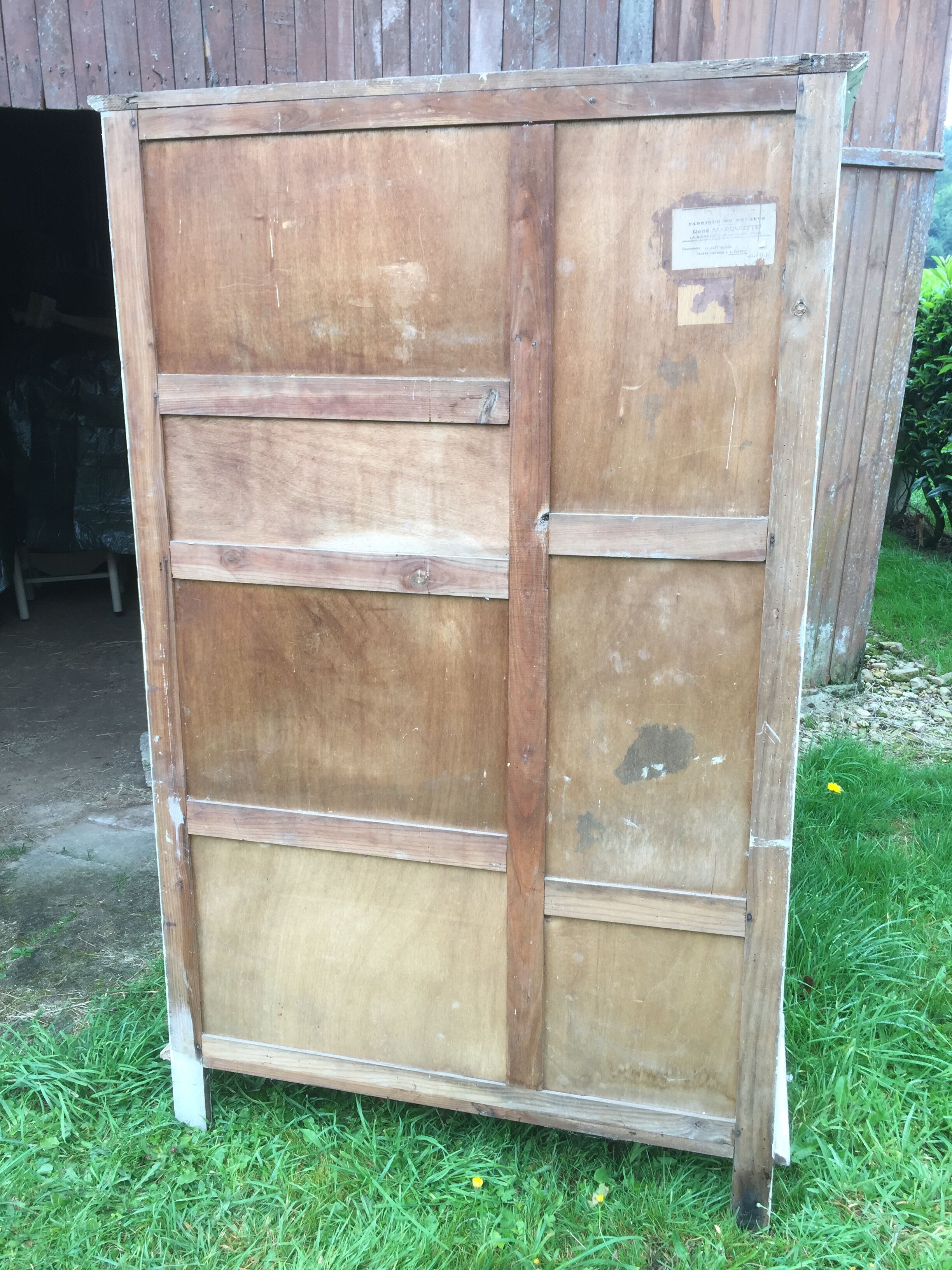 Vintage Mado buffet with white lacquered compass feet.