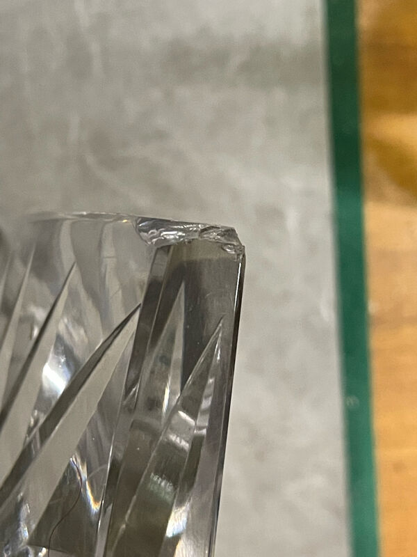 Vase balustre cristal taillé diamant croix de Lorraine