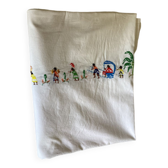 Hand-embroidered tablecloth Malagasy crafts