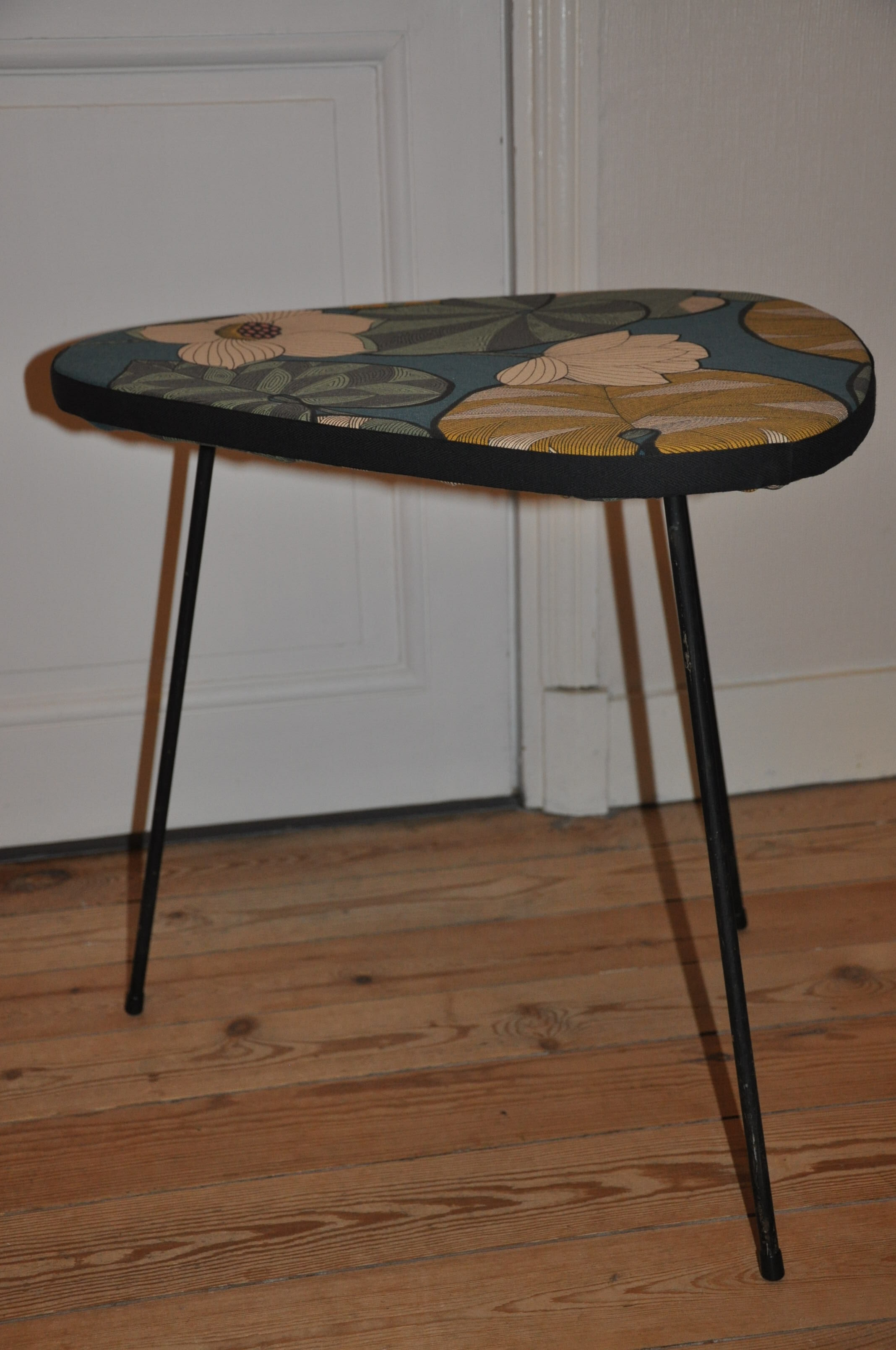 Free-form coffee table 50s