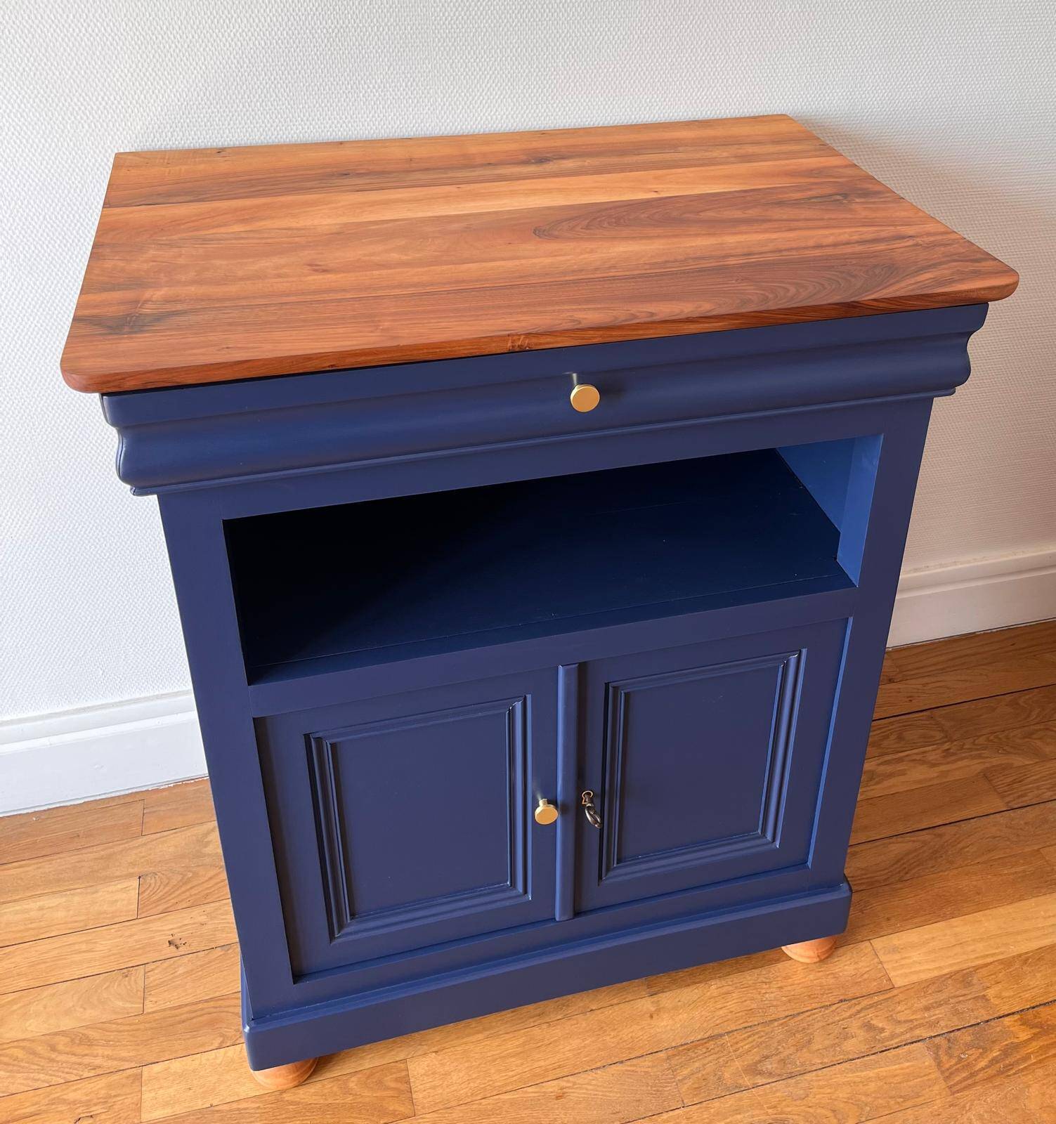 Louis Philippe cabinet in solid walnut — completely refurbished.