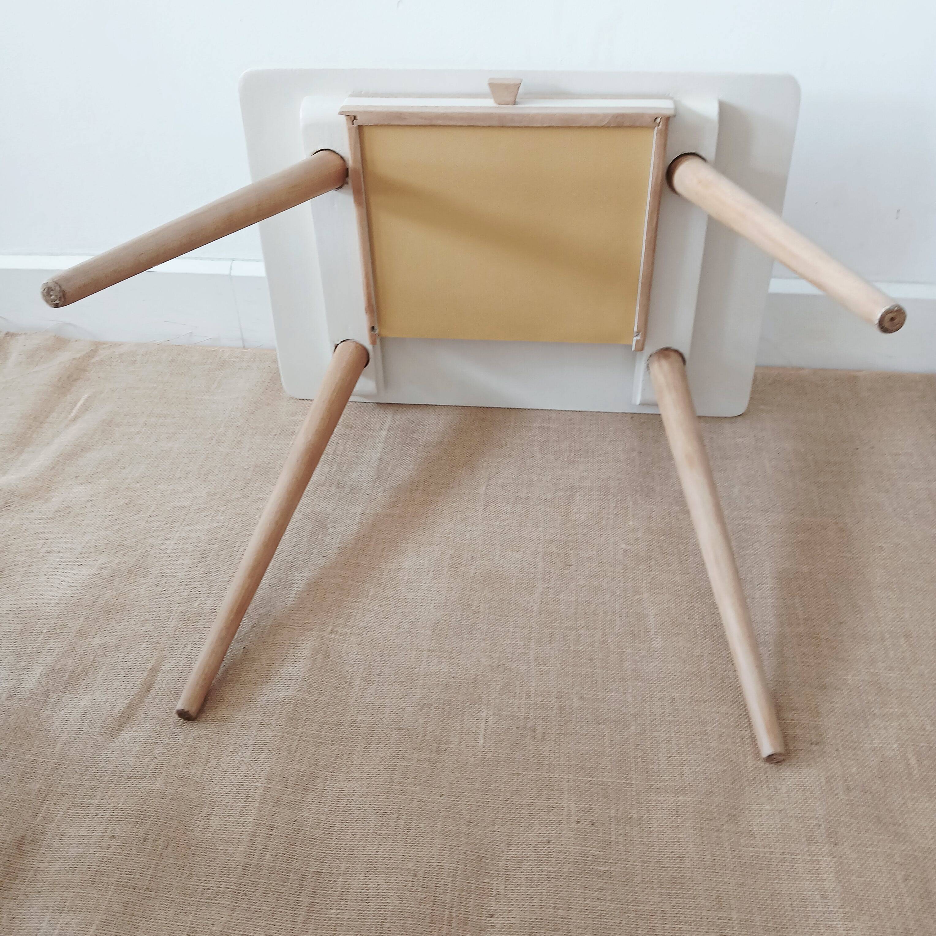 CHILDREN'S DESK AND CHAIR BAUMANN
