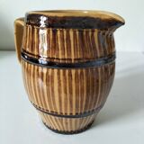 Pichet en barbotine tonneau, années 50