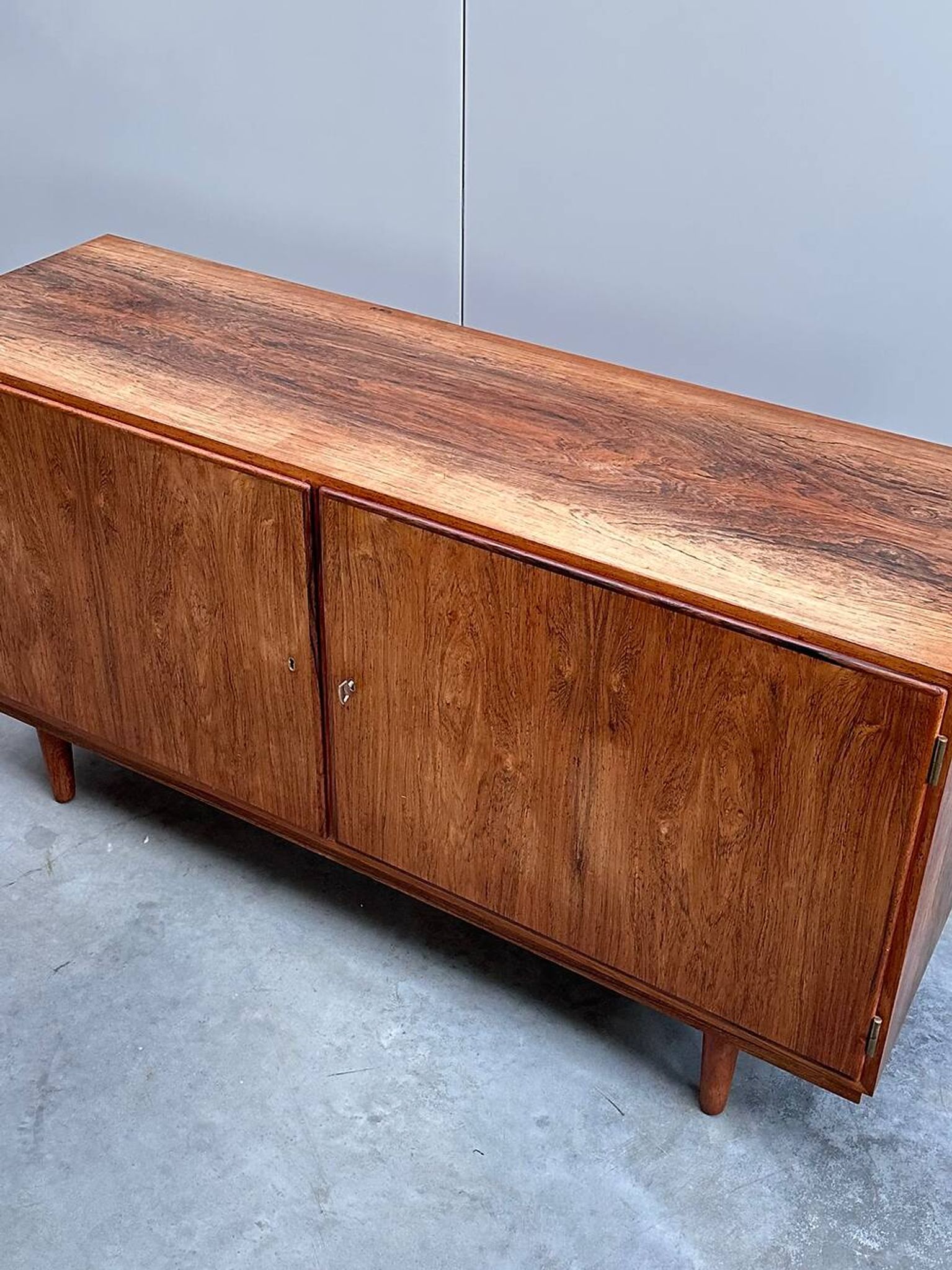 Buffet en palissandre, Carlo Jensen, Hundevad & Co, années 1960, Danemark