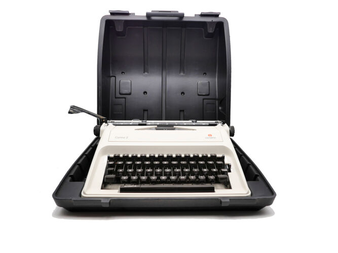 Machine à écrire olympia carina 2 blanche révisée ruban neuf années 80