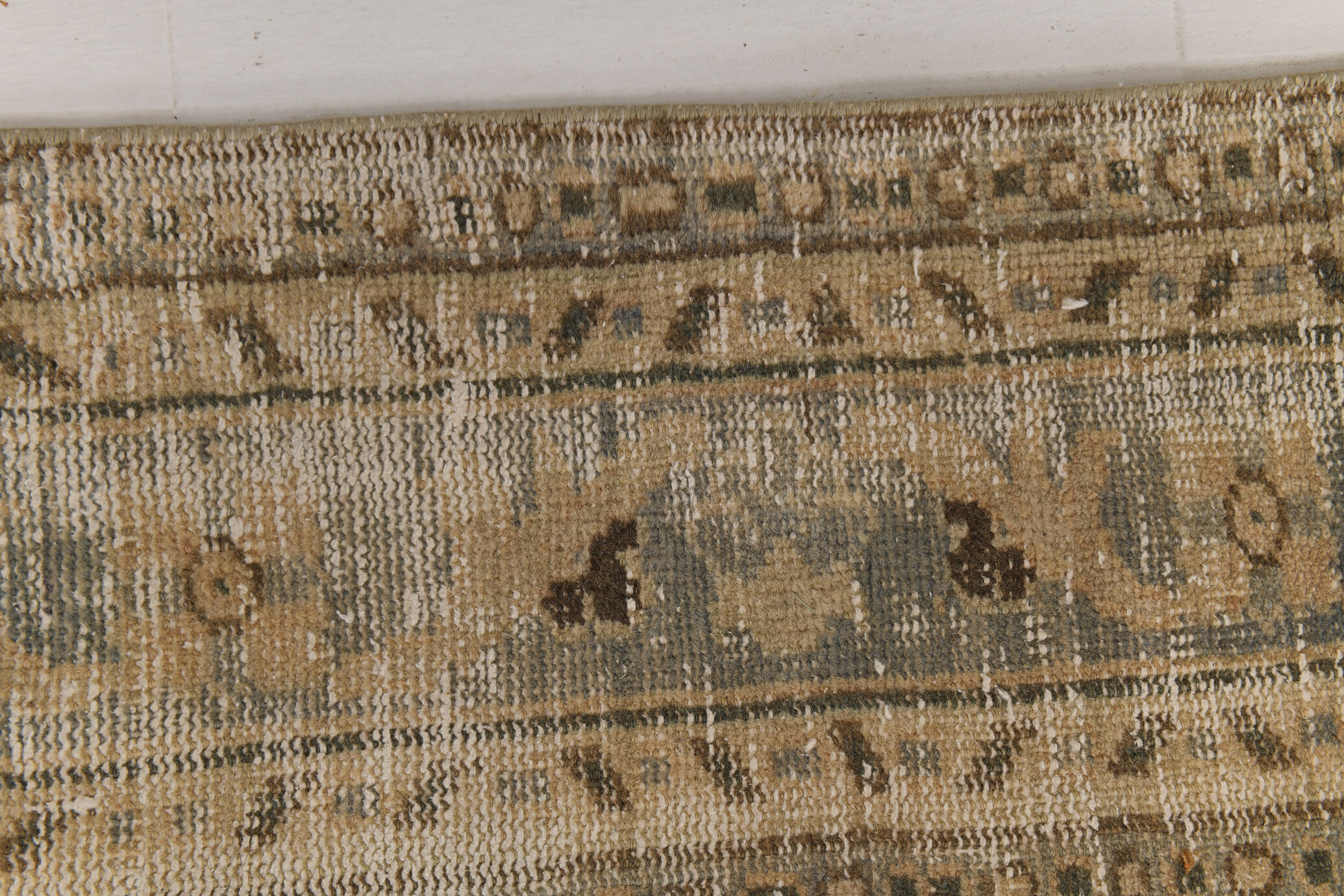 6x9 Old Antique Vintage Rug, 196x270Cm