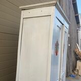 Armoire parisienne blanche